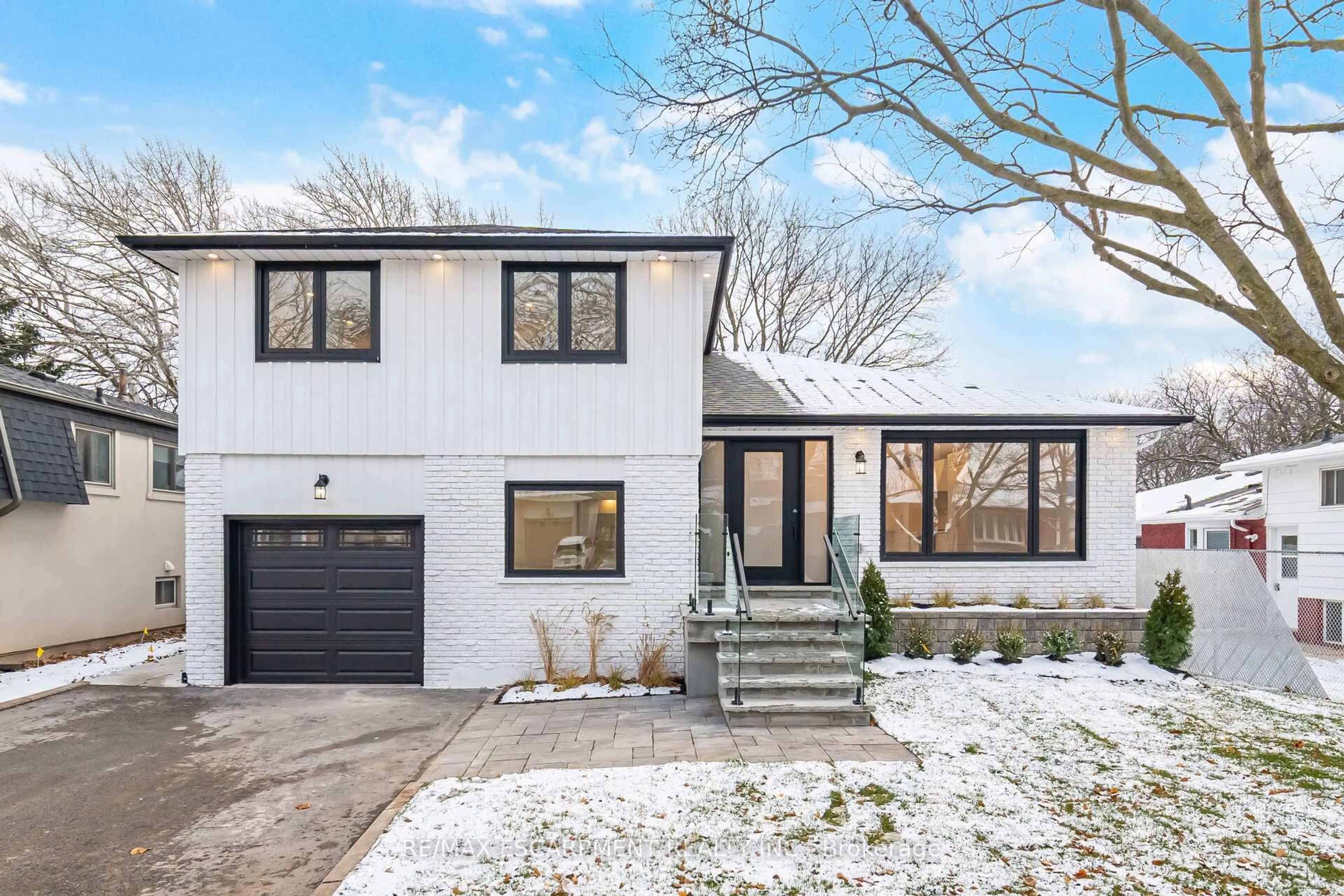 Home with brick exterior material, street for 2276 Wyandotte Dr, Oakville Ontario L6L 2T5