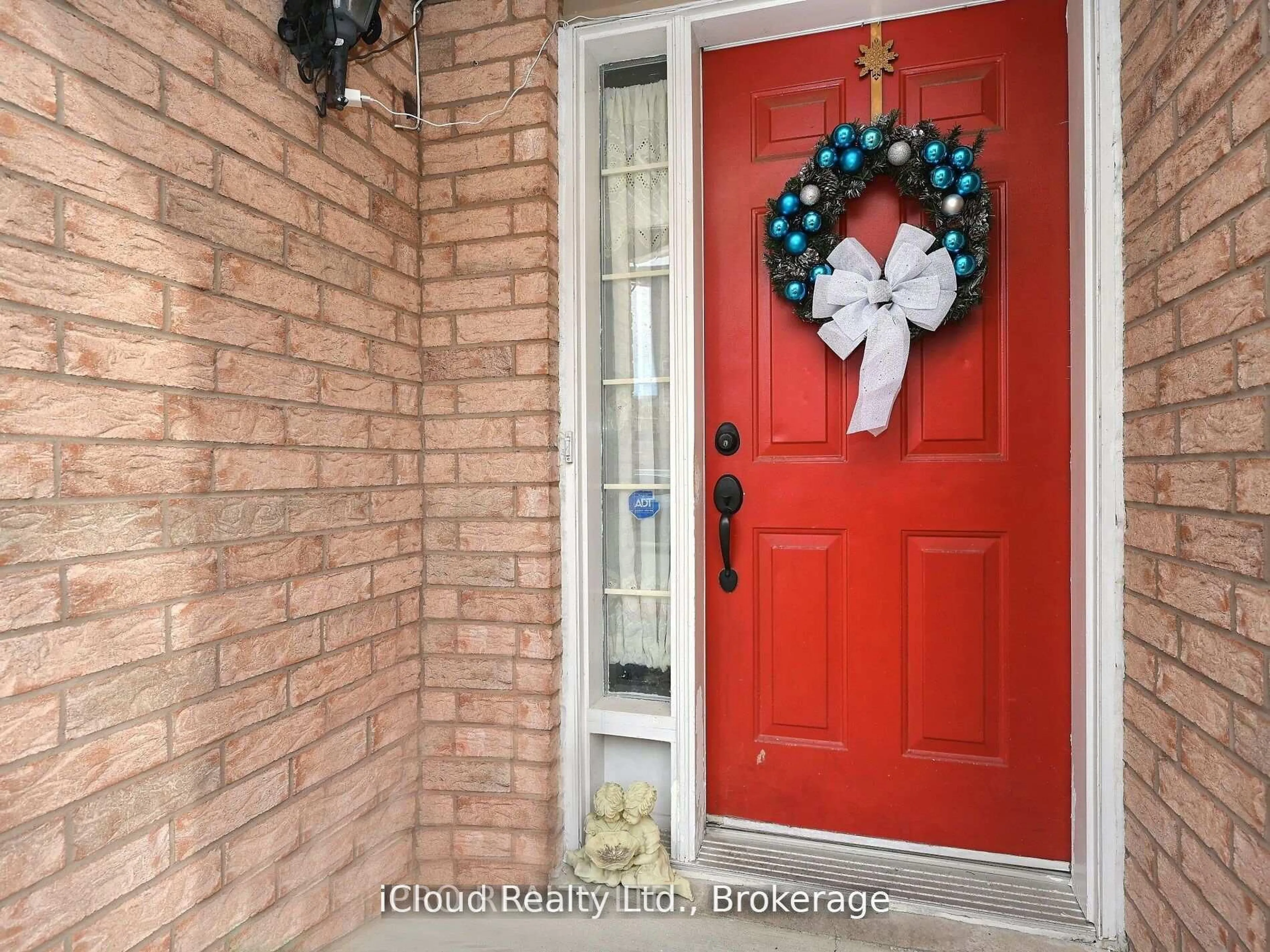 Indoor entryway for 80 Acorn Pl #166, Mississauga Ontario L4Z 4C7