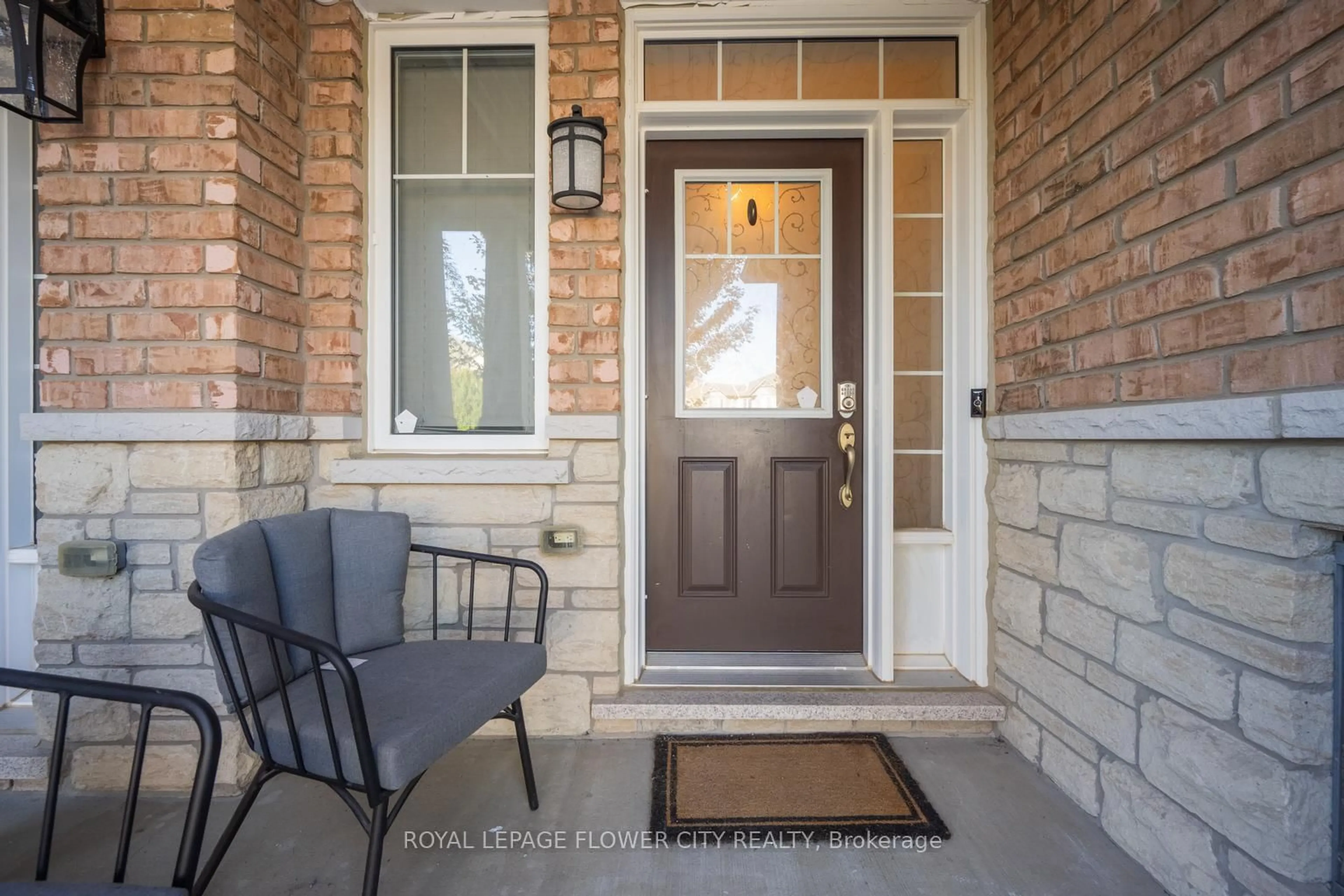 Indoor entryway for 38 Abigail Cres, Caledon Ontario L7C 4C7