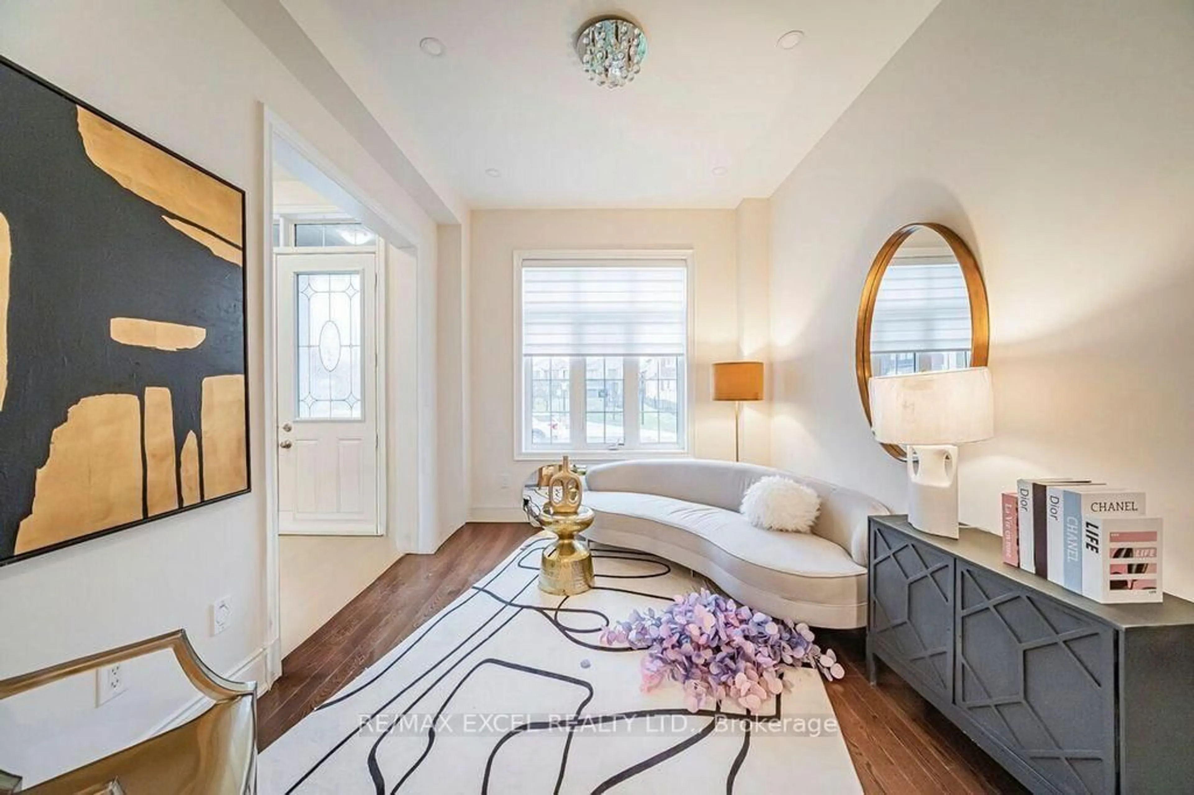 Indoor entryway for 3178 Buttonbush Tr, Oakville Ontario L6H 0T4