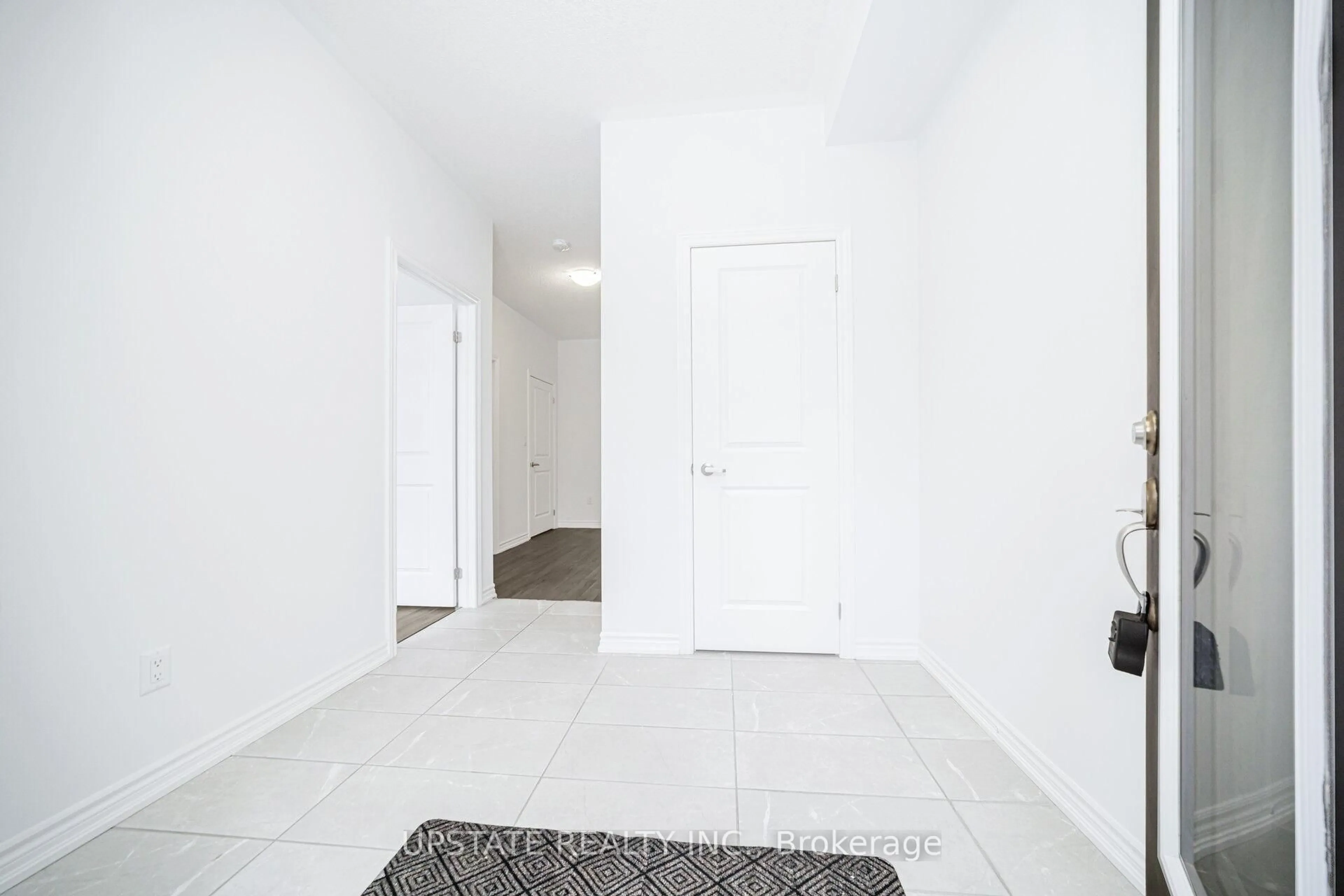 Indoor entryway for 29 Ravenbury St, Brampton Ontario L6P 4P6