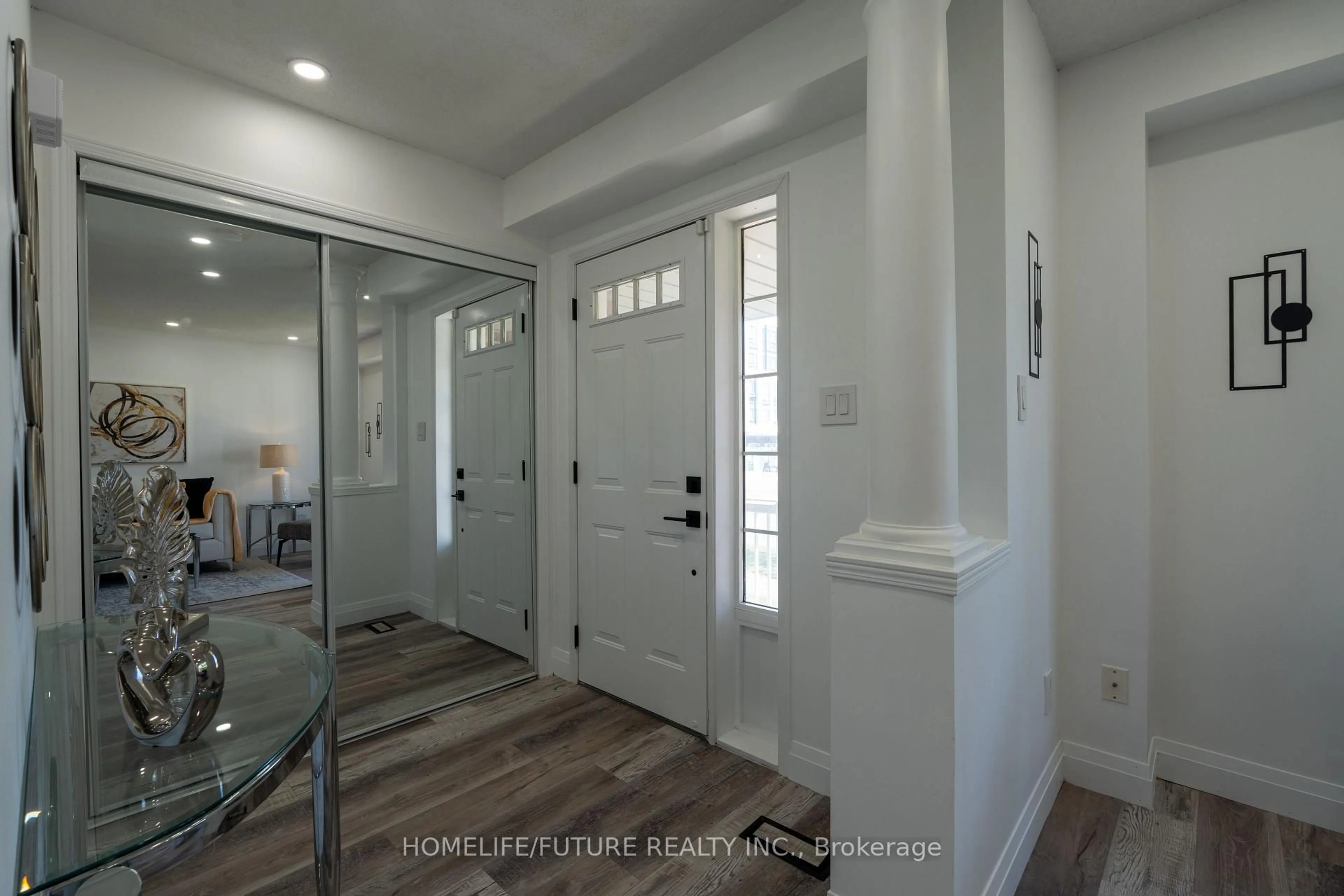 Indoor entryway for 136 Manley Lane, Milton Ontario L9T 5N9