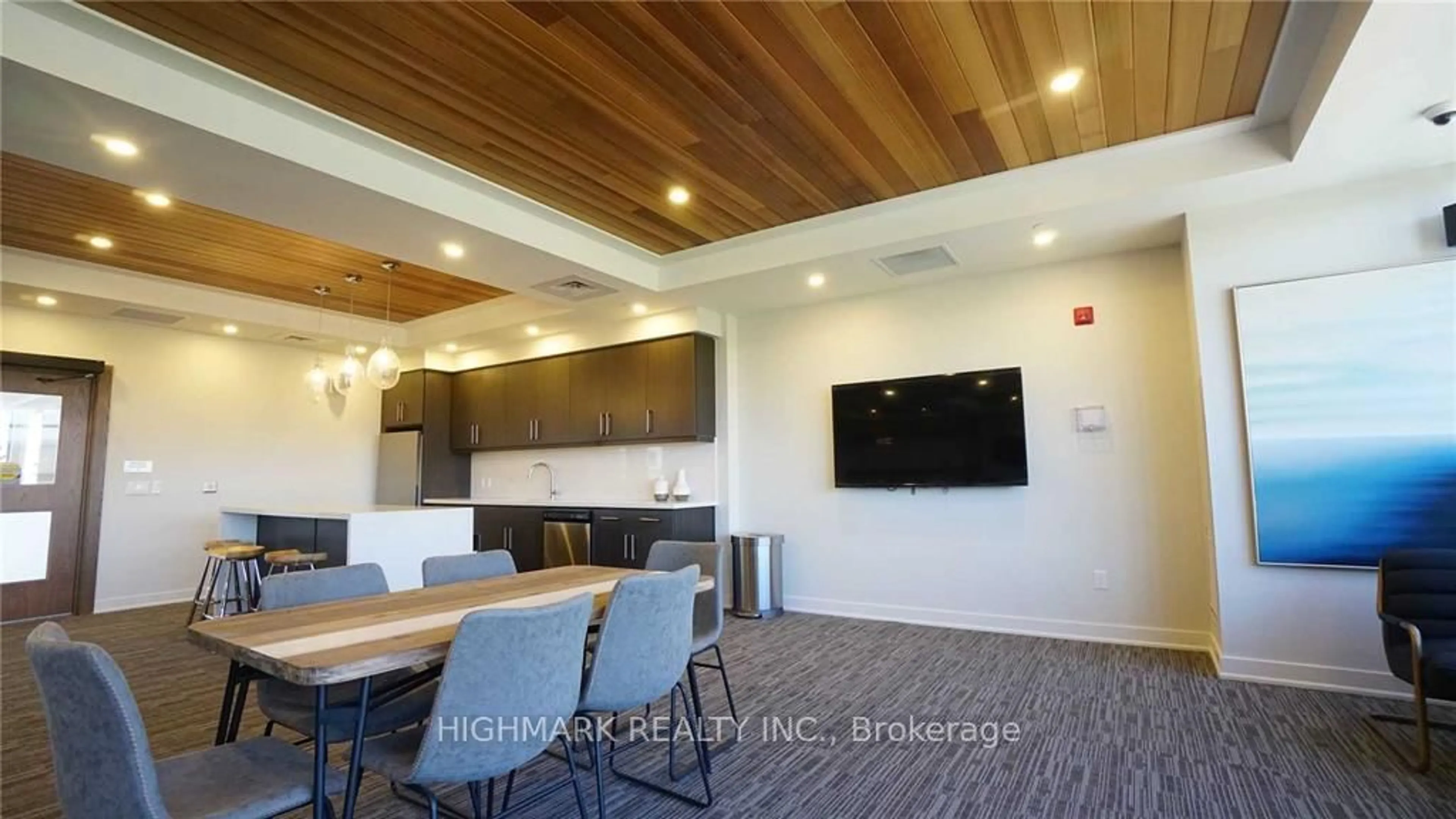 A pic of a room for 320 Plains Rd Rd #308, Burlington Ontario L7T 0C1