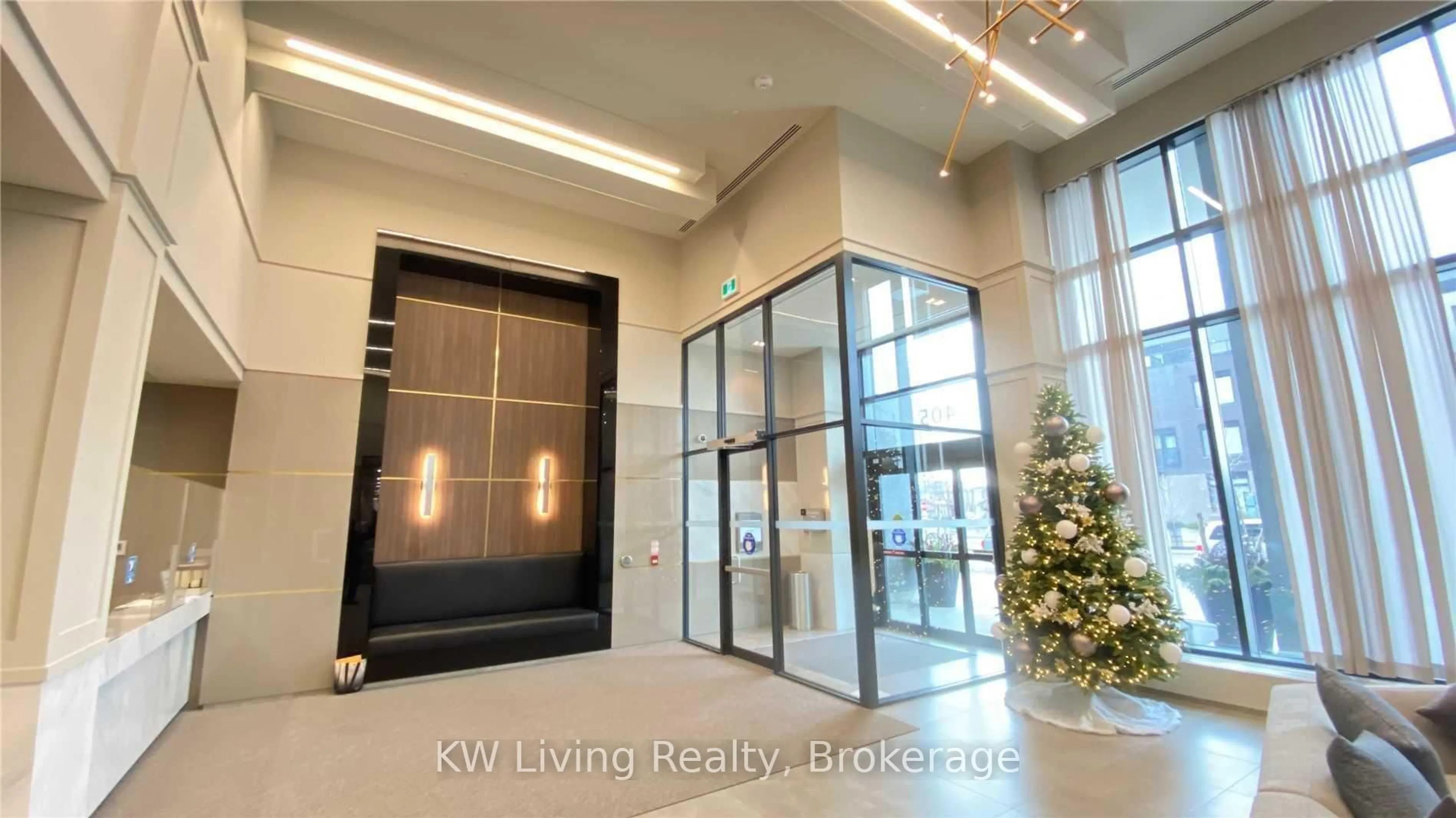 Indoor foyer for 4055 Parkside Village Dr #1912, Mississauga Ontario L5B 0K8