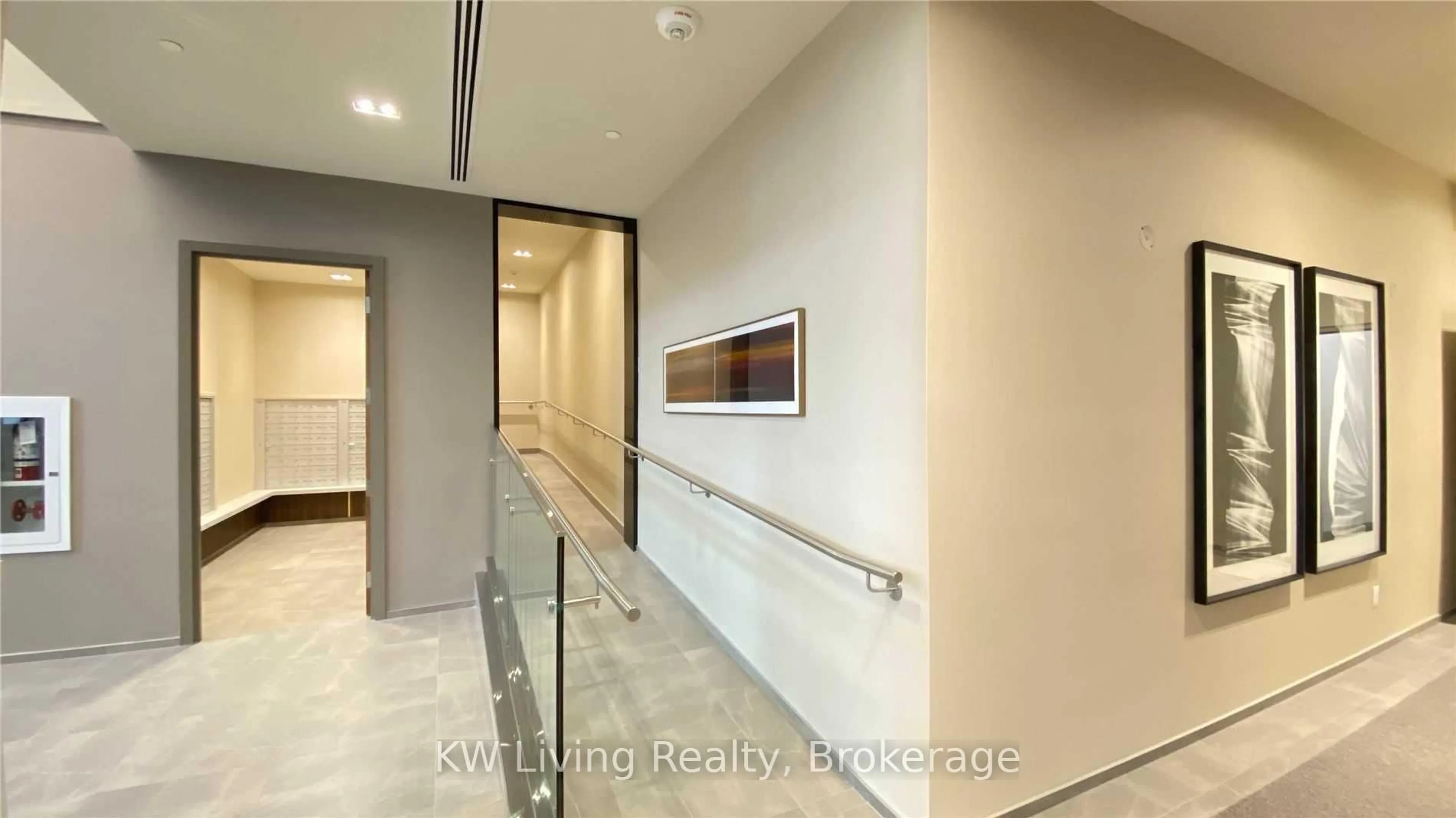 Indoor foyer for 4055 Parkside Village Dr #1912, Mississauga Ontario L5B 0K8