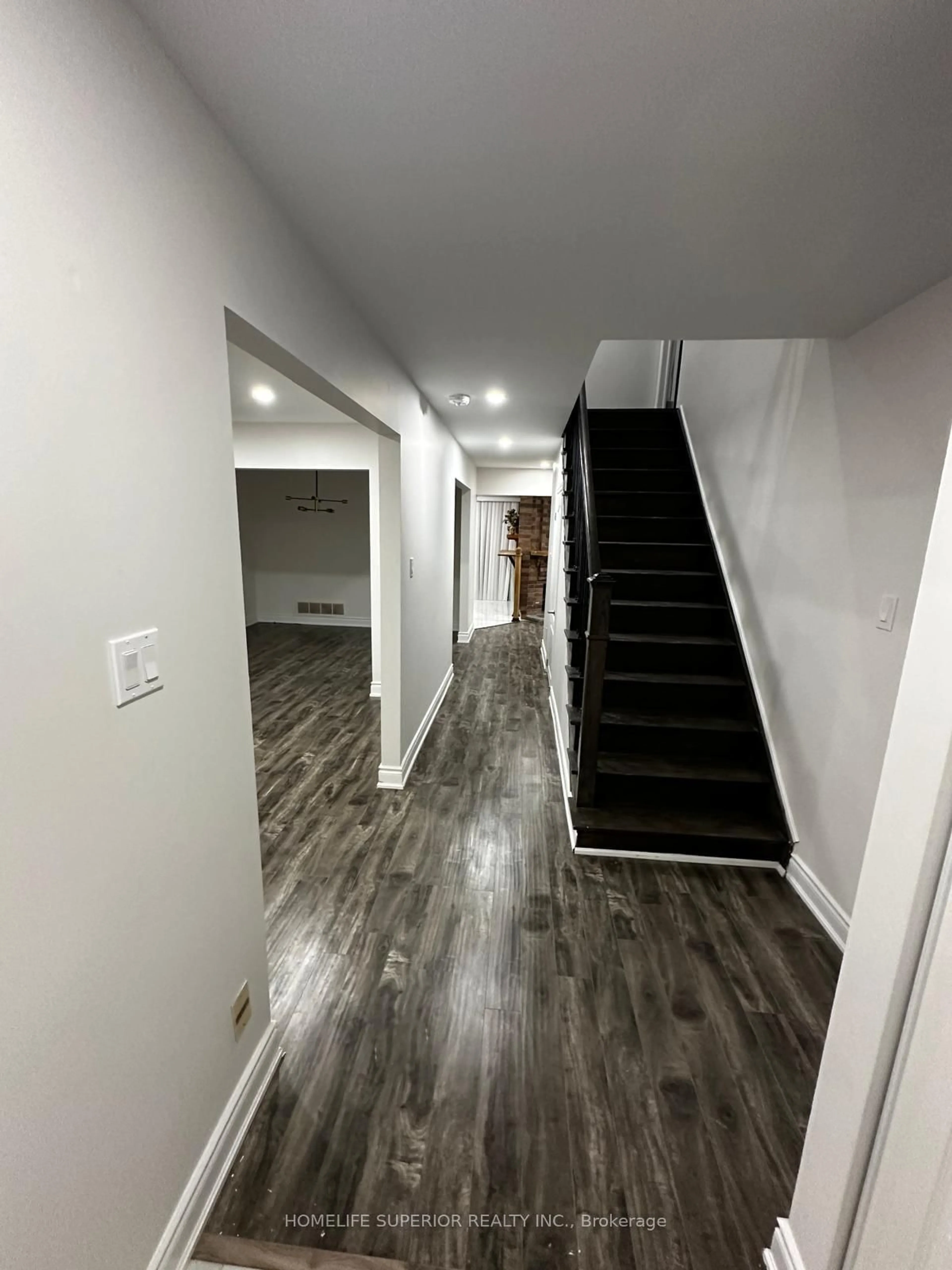 Unknown for 9 Nuttall St, Brampton Ontario L6S 4W3