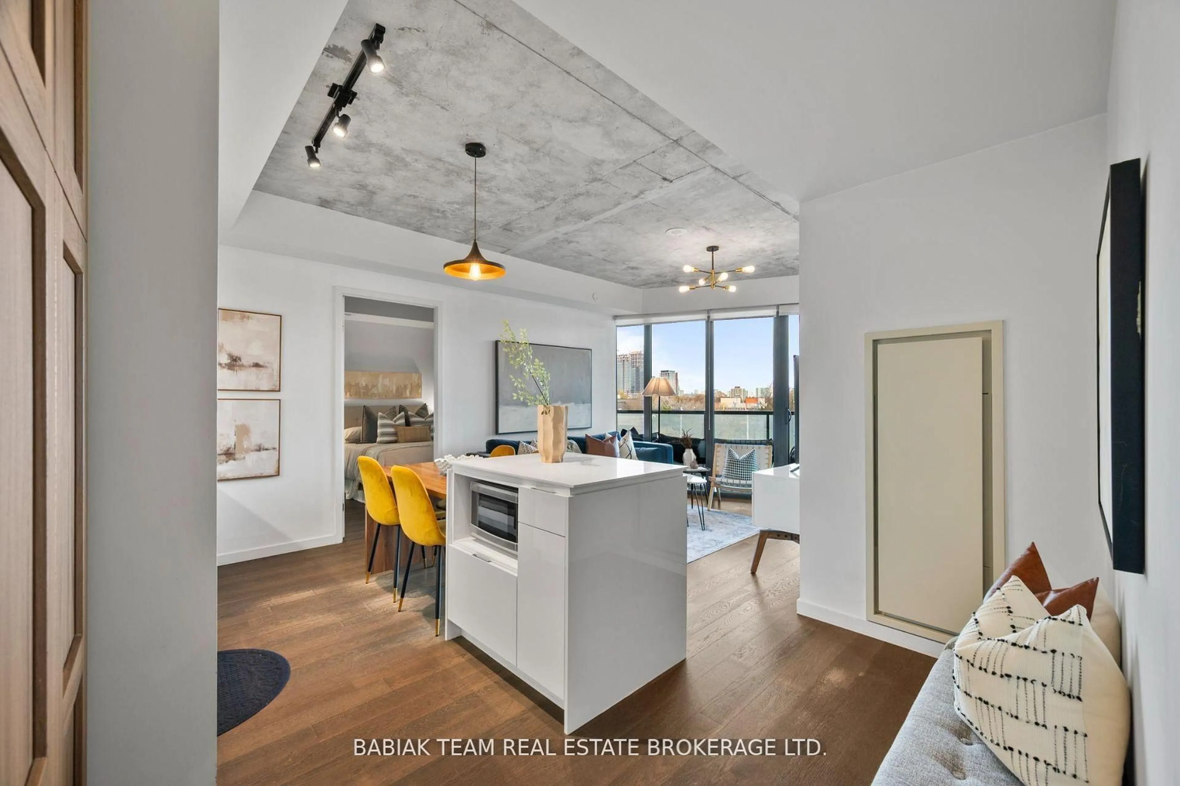 Open concept kitchen, unknown for 383 Sorauren Ave #614, Toronto Ontario M6R 0A4