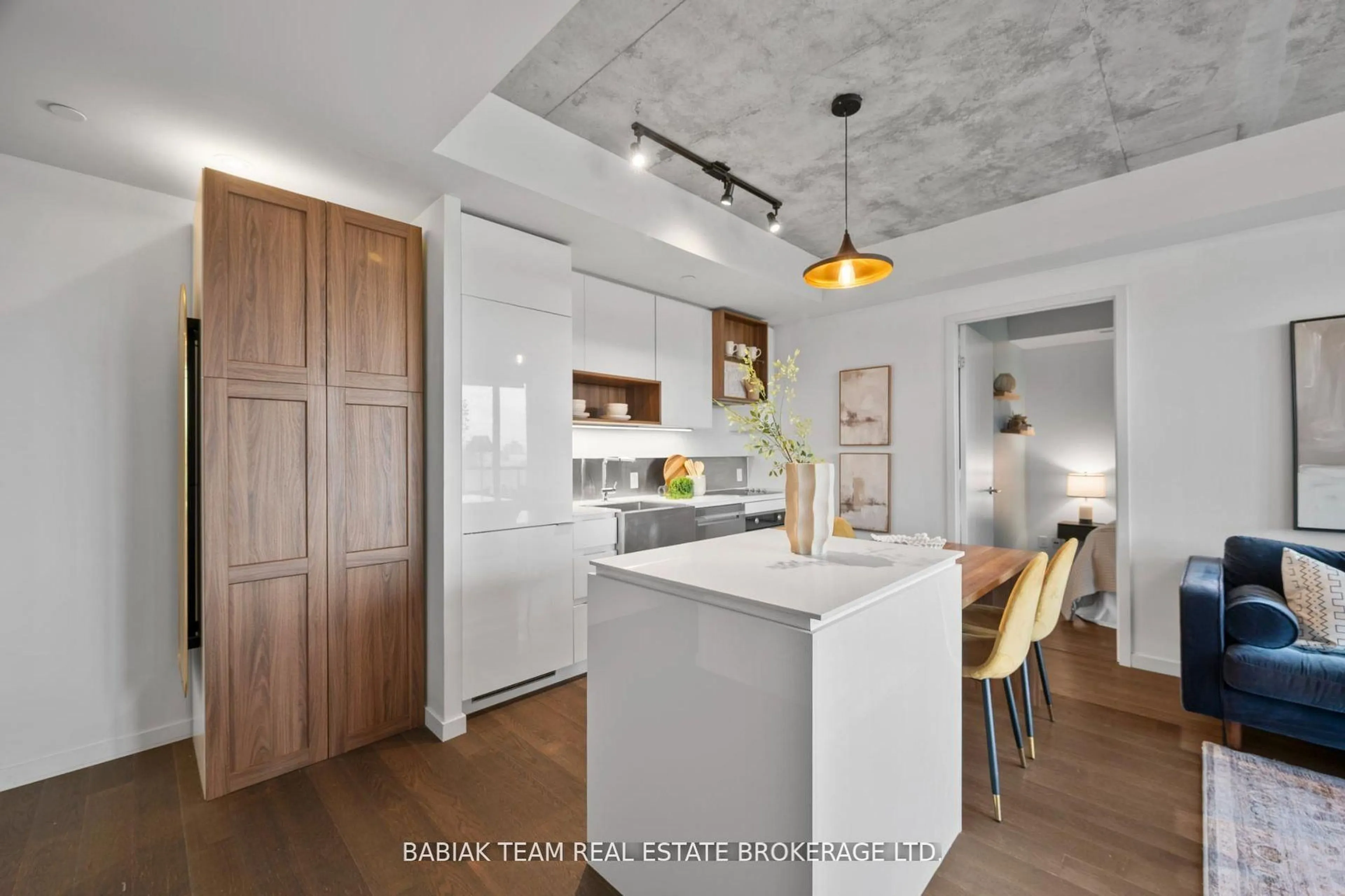 Open concept kitchen, unknown for 383 Sorauren Ave #614, Toronto Ontario M6R 0A4