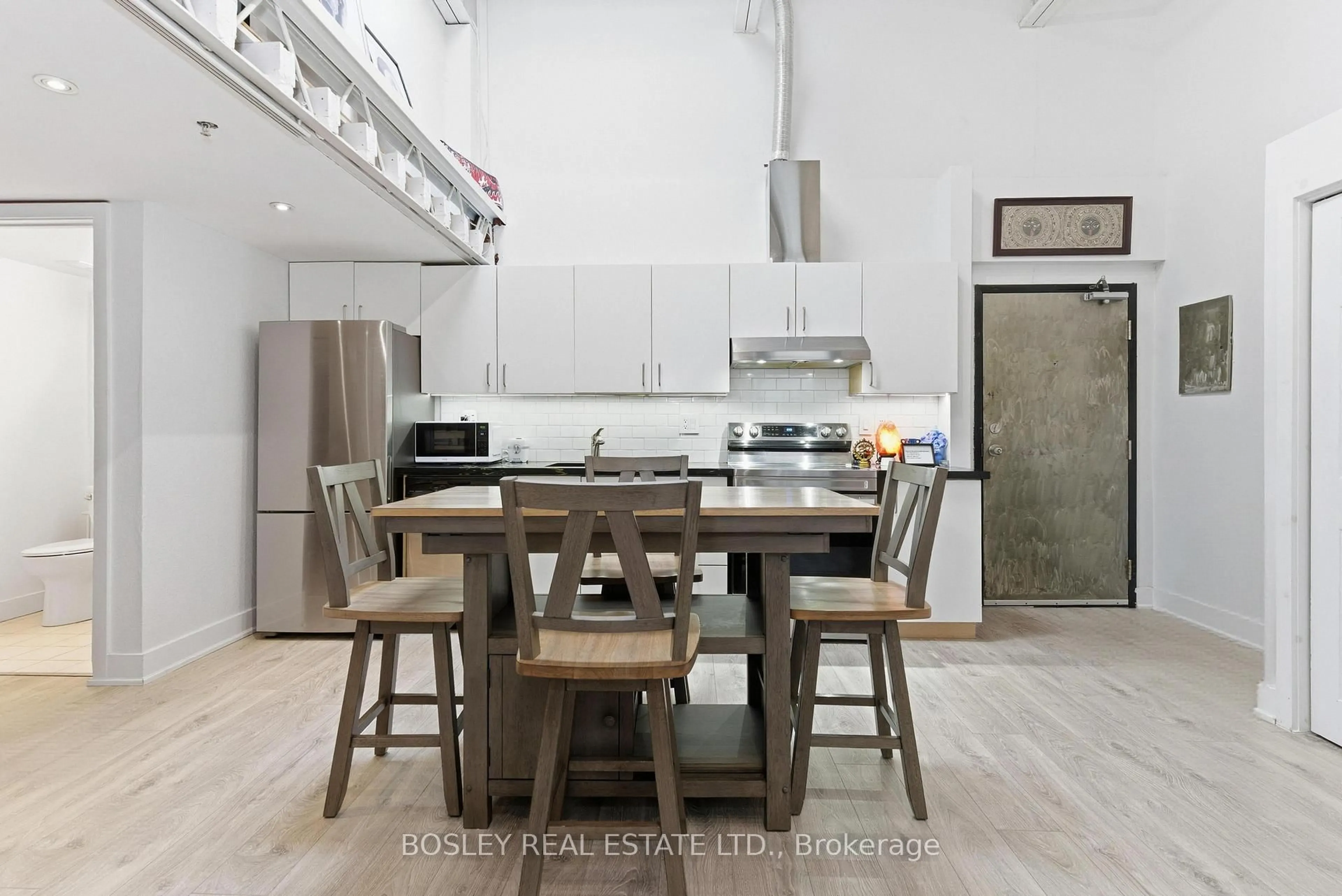 Open concept kitchen, unknown for 347 Sorauren Ave #209, Toronto Ontario M6R 2G8