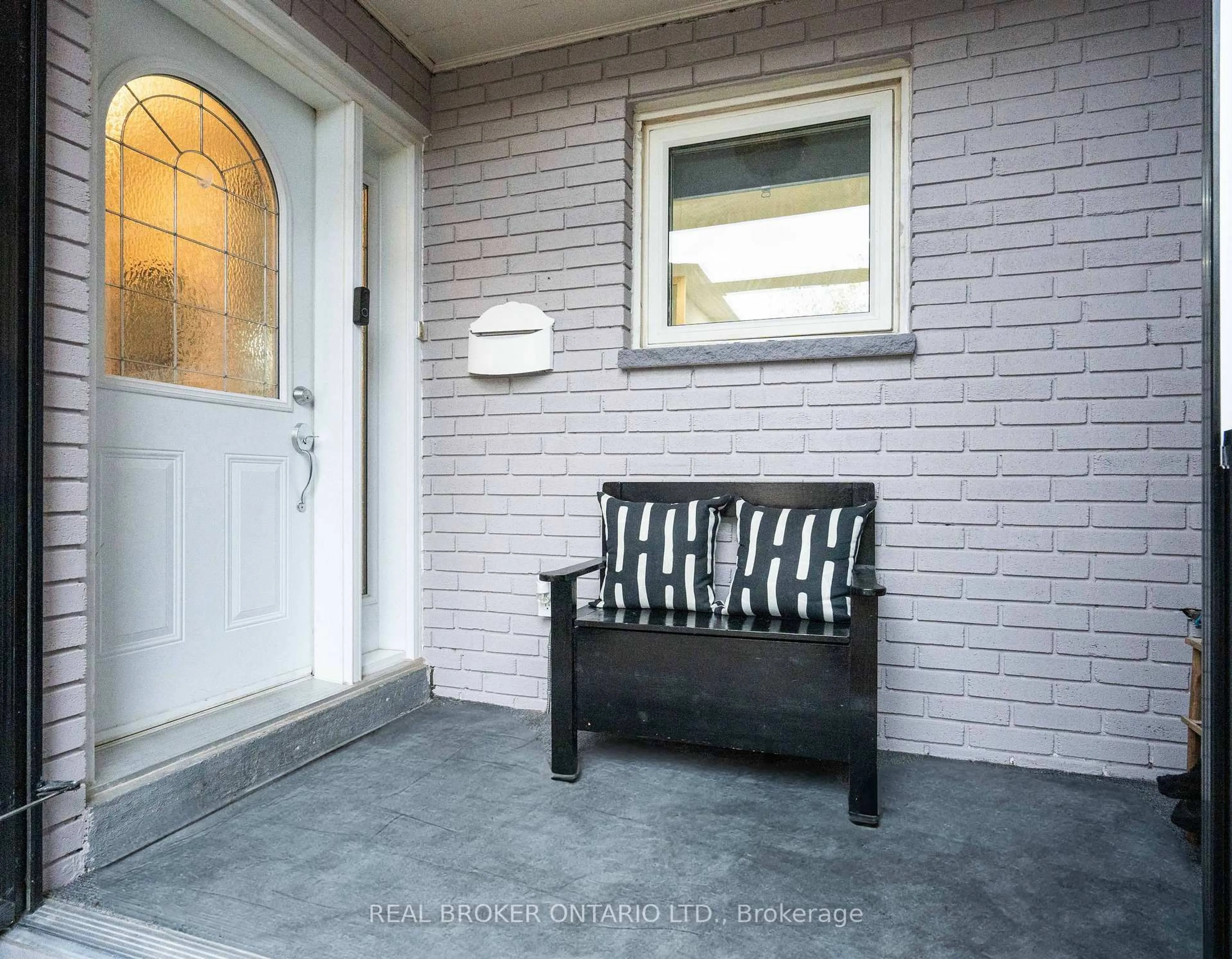 Unknown for 27 Kingswood Dr, Brampton Ontario L6V 2X5