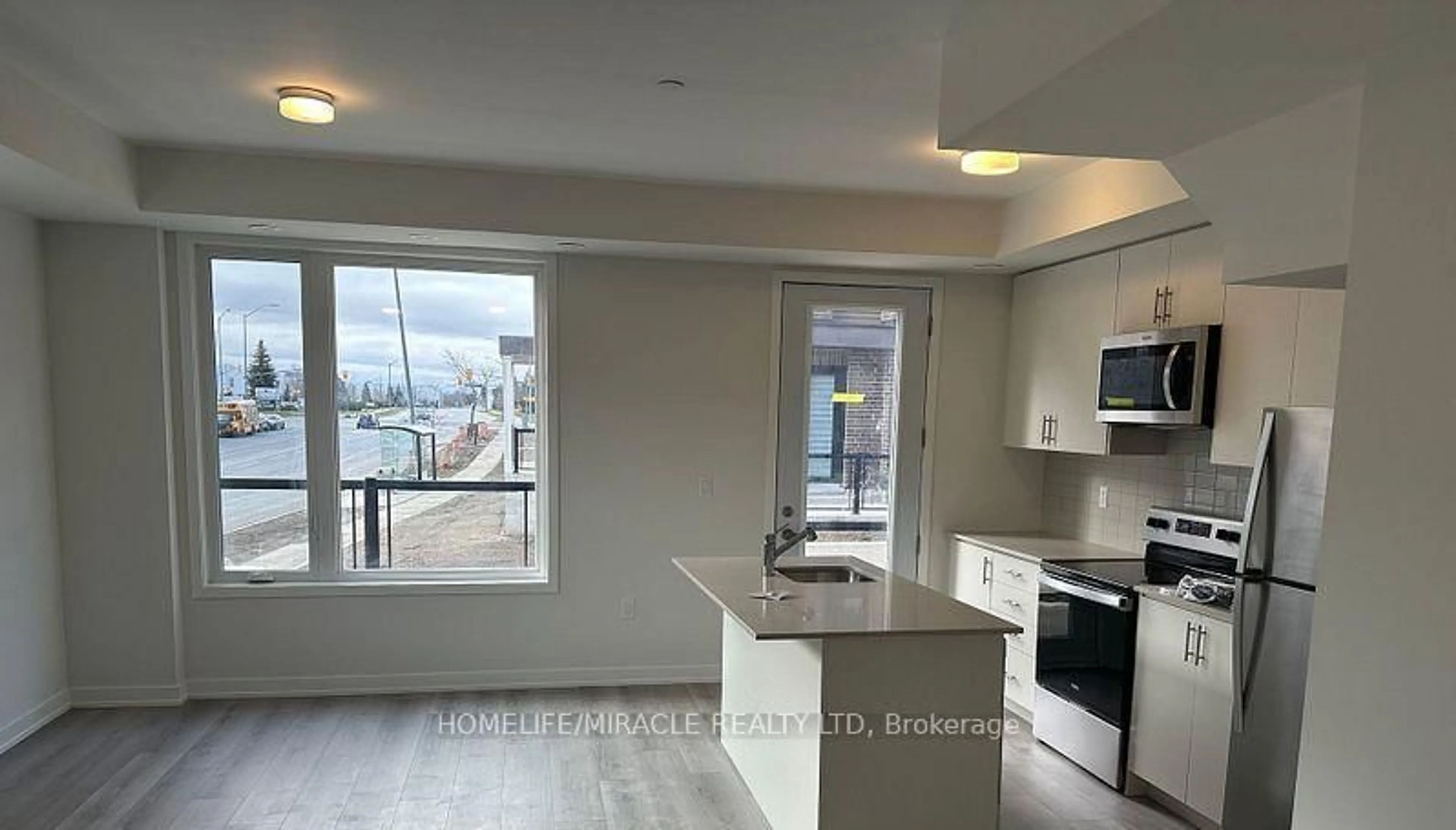 Open concept kitchen, unknown for 3415 Ridgeway Dr #02, Mississauga Ontario L5L 0B9