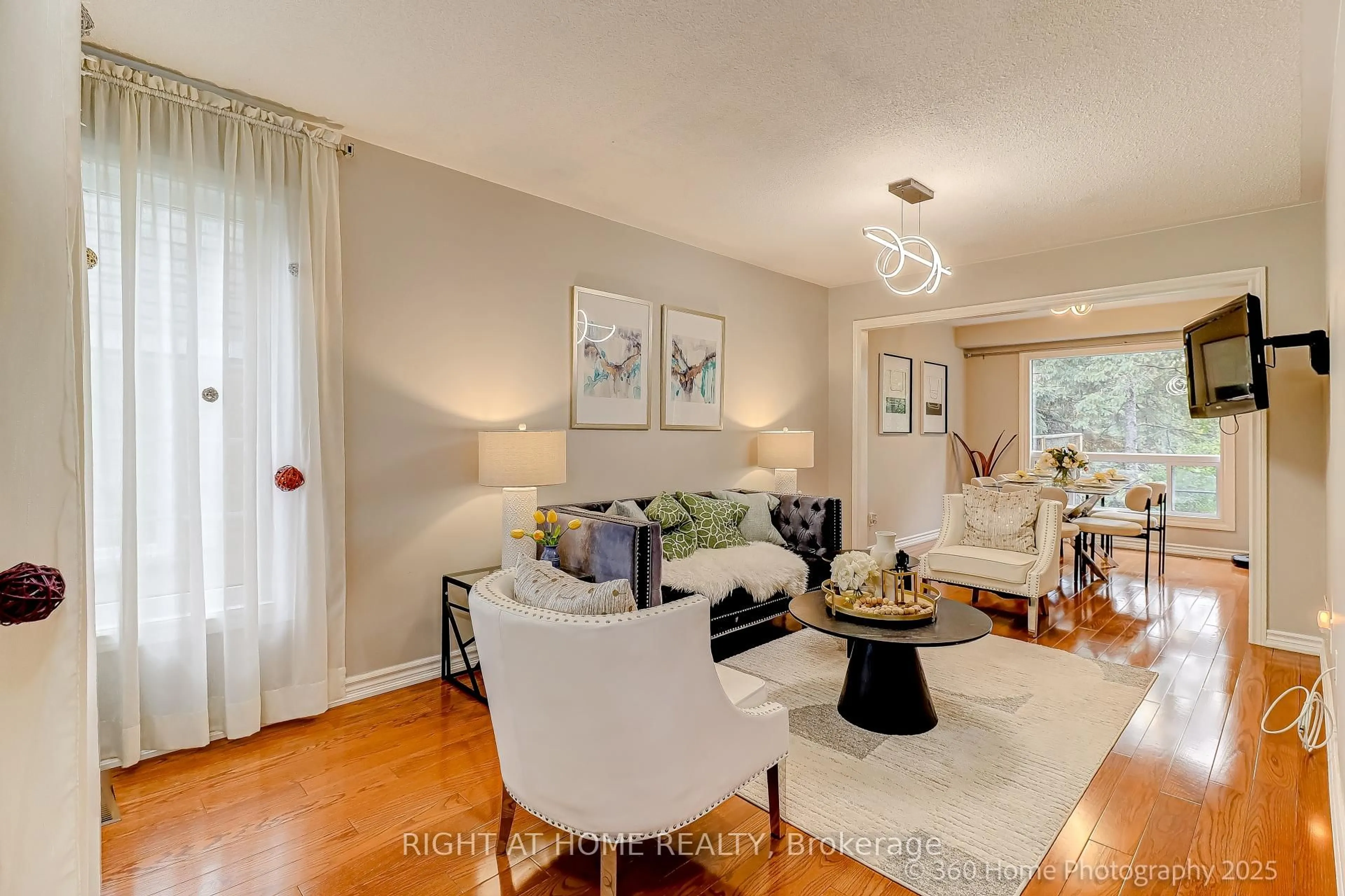 Living room with furniture, unknown for 32 Heathcliffe Sq, Brampton Ontario L6S 5P7