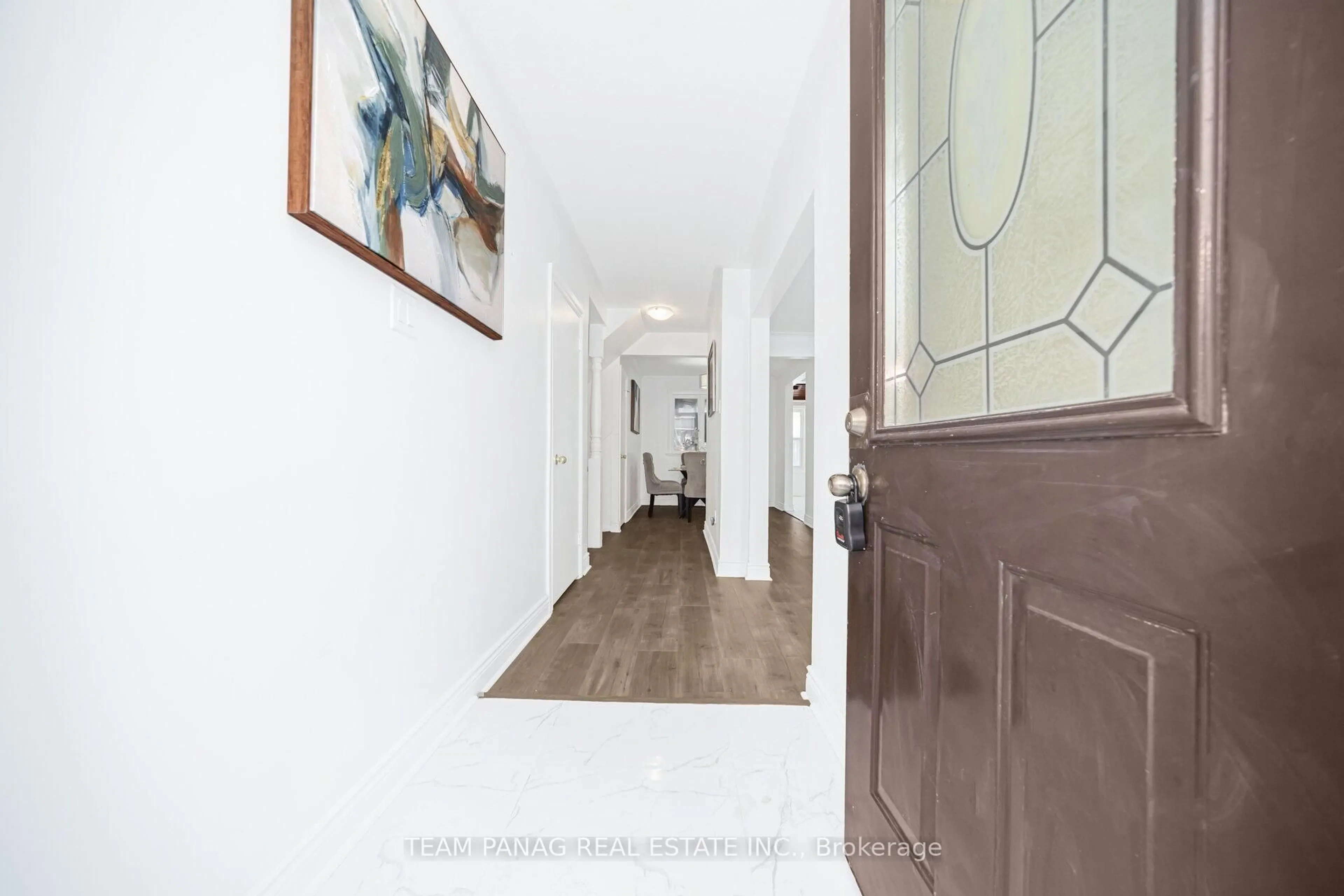 Indoor foyer for 30 Parkway Ave, Brampton Ontario L6X 2G4