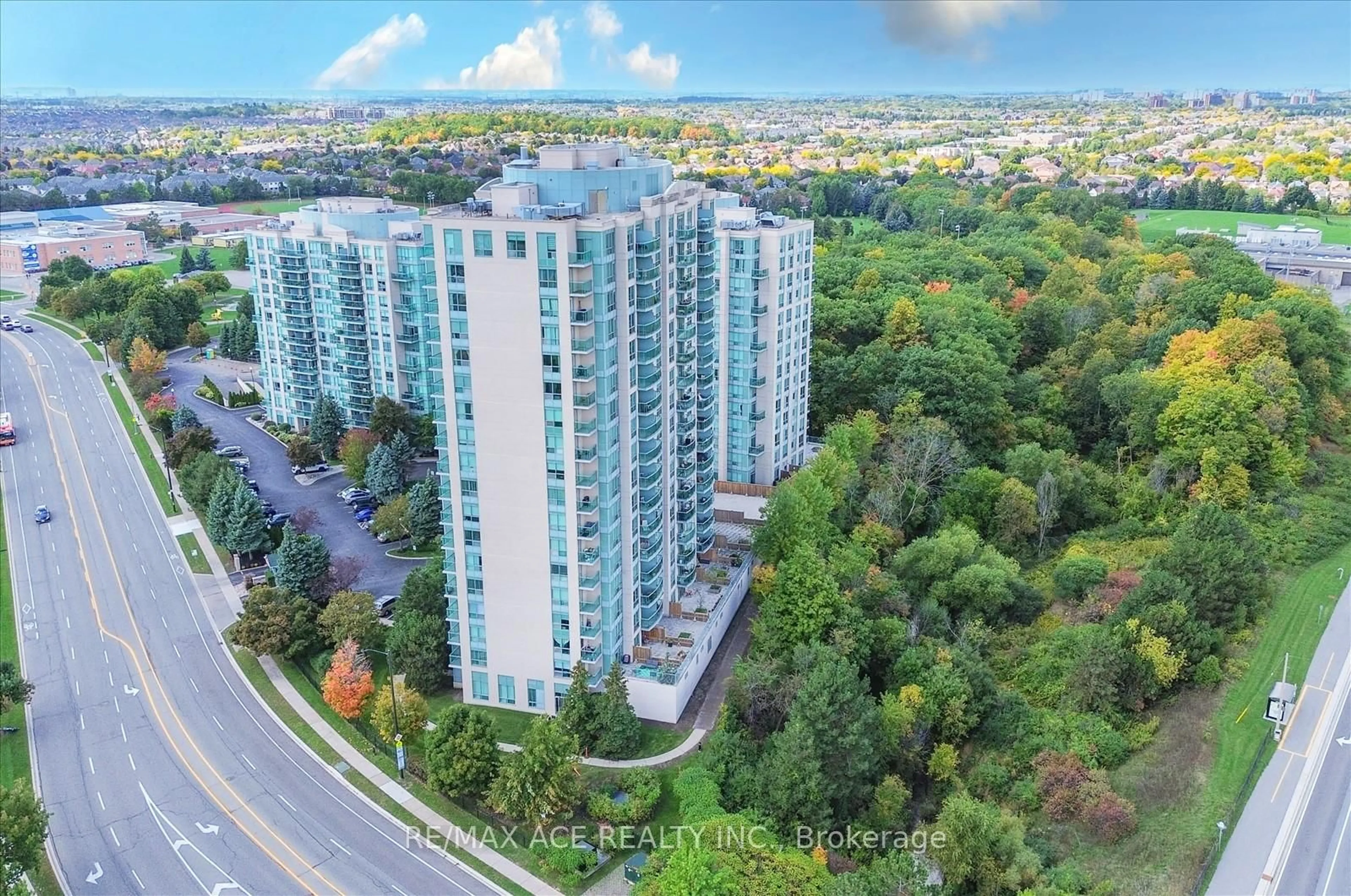 A pic from outside/outdoor area/front of a property/back of a property/a pic from drone, city buildings view from balcony for 2545 Erin Centre Blvd #1803, Mississauga Ontario L5M 6Z9