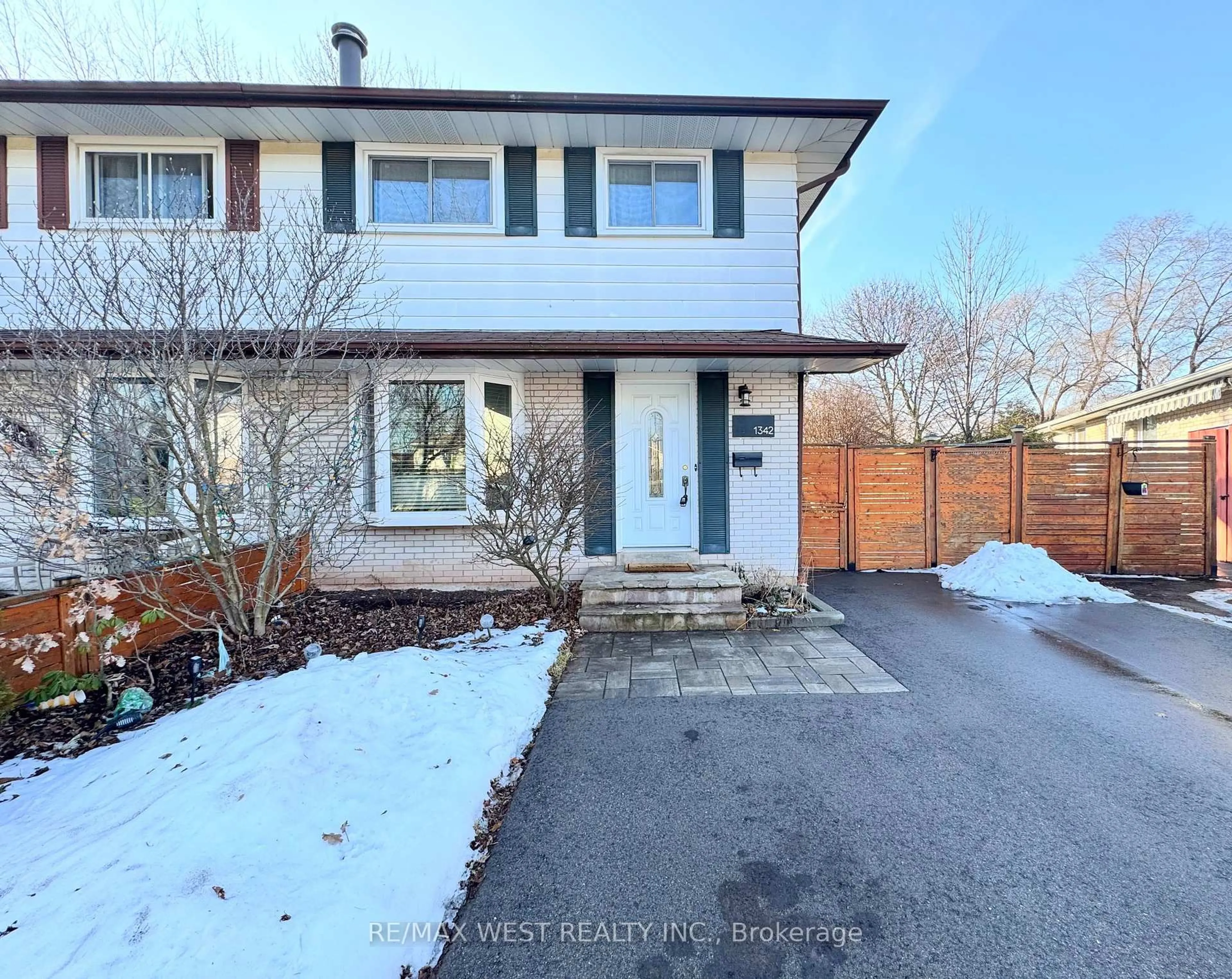 Unknown for 1342 Roylen Rd, Oakville Ontario L6H 1V4