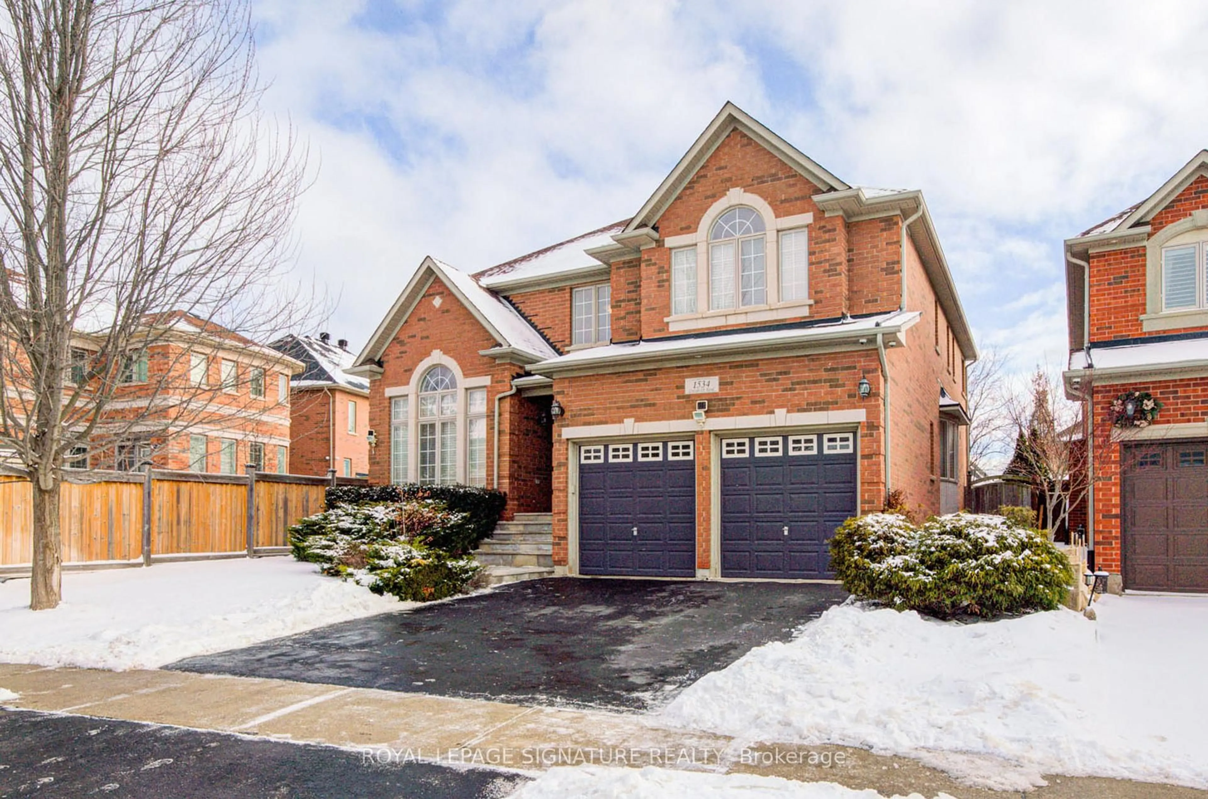 Home with brick exterior material, street for 1534 Craigleith Rd, Oakville Ontario L6H 7V7