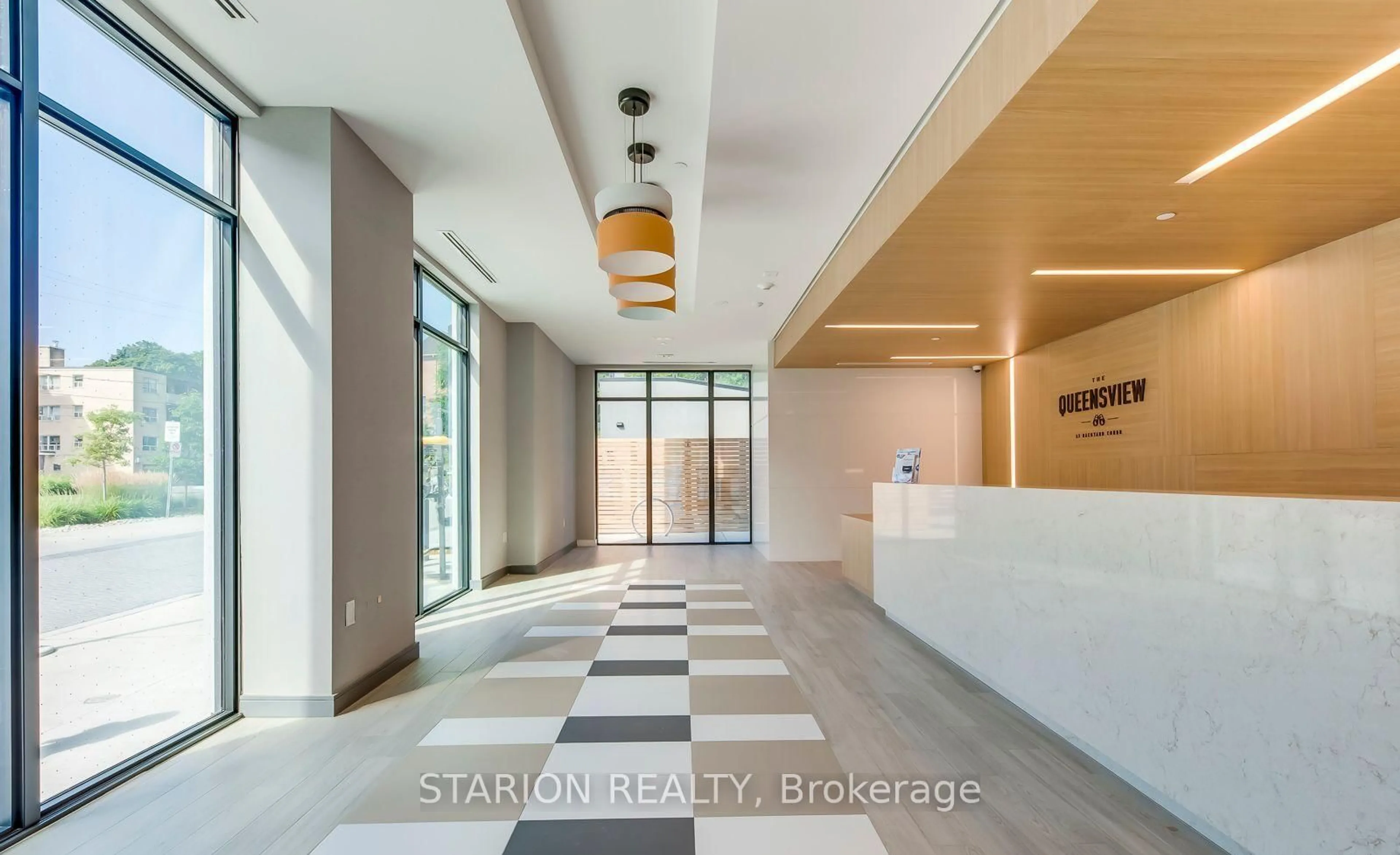 Indoor foyer for 25 Neighbourhood Lane #513, Toronto Ontario M8Y 0C4