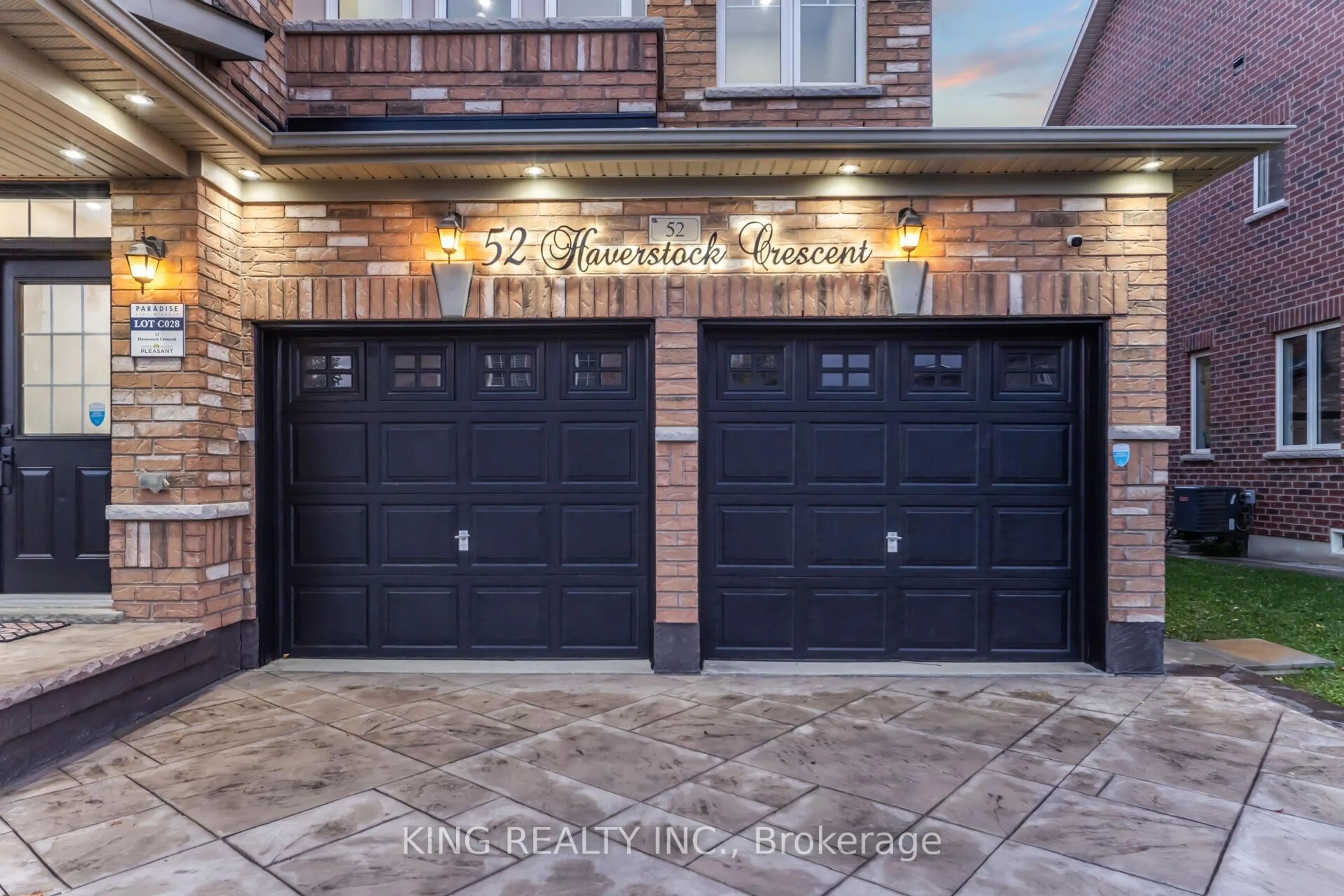 Indoor garage for 52 Haverstock Cres, Brampton Ontario L7A 0G1