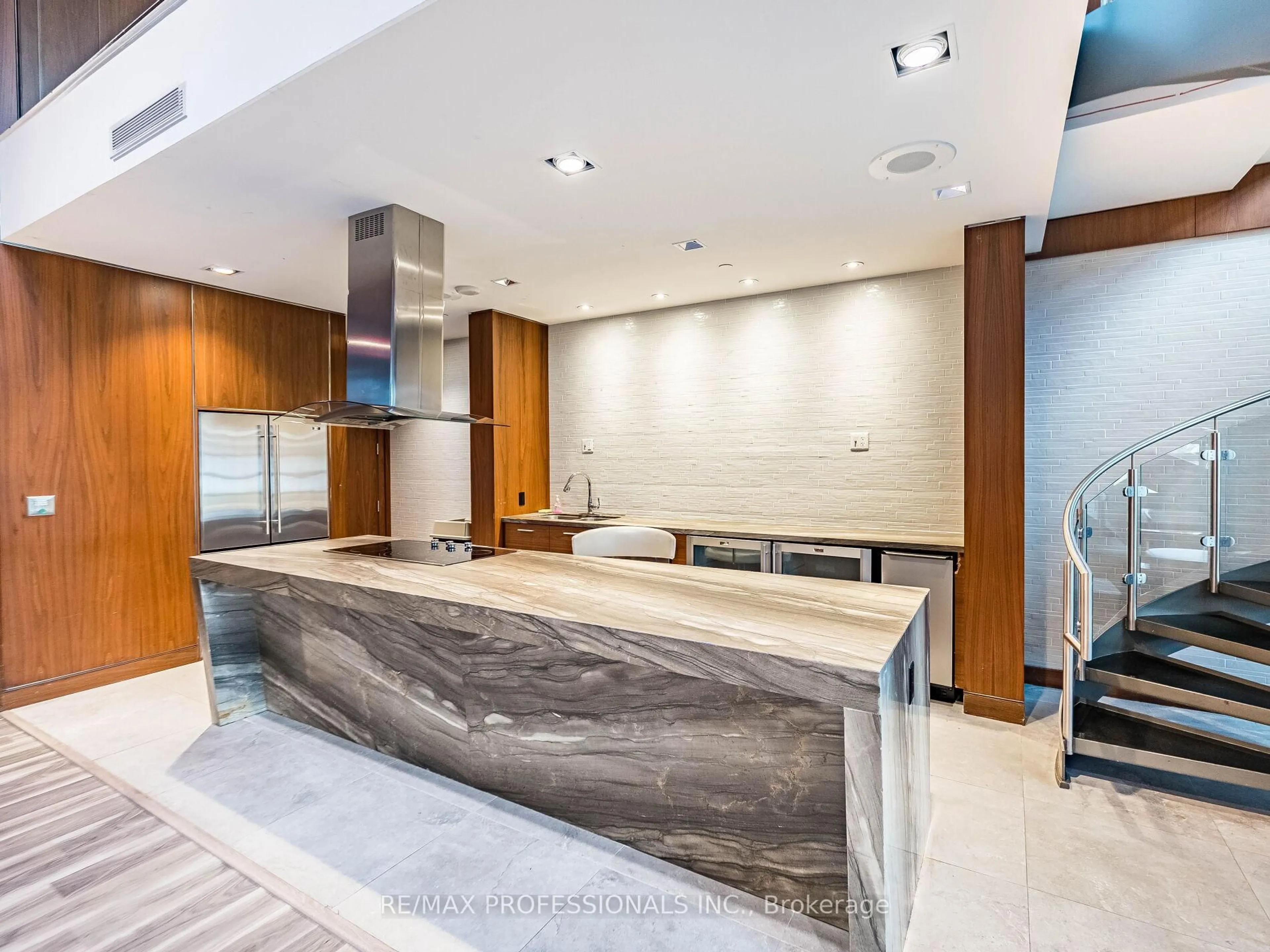 Contemporary kitchen, ceramic/tile floor for 205 Sherway Gardens Rd #105, Toronto Ontario M9C 0A5