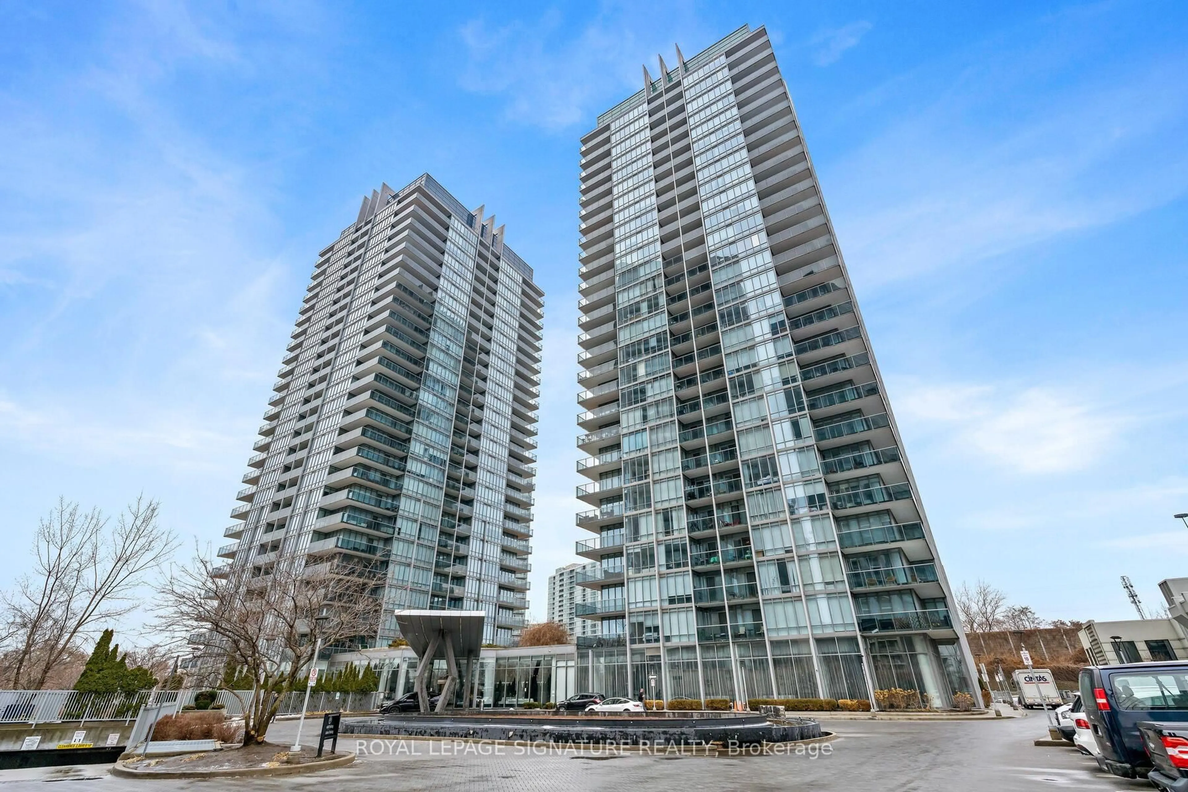 Indoor foyer for 90 Park Lawn Rd #2803, Toronto Ontario M8Y 0B6