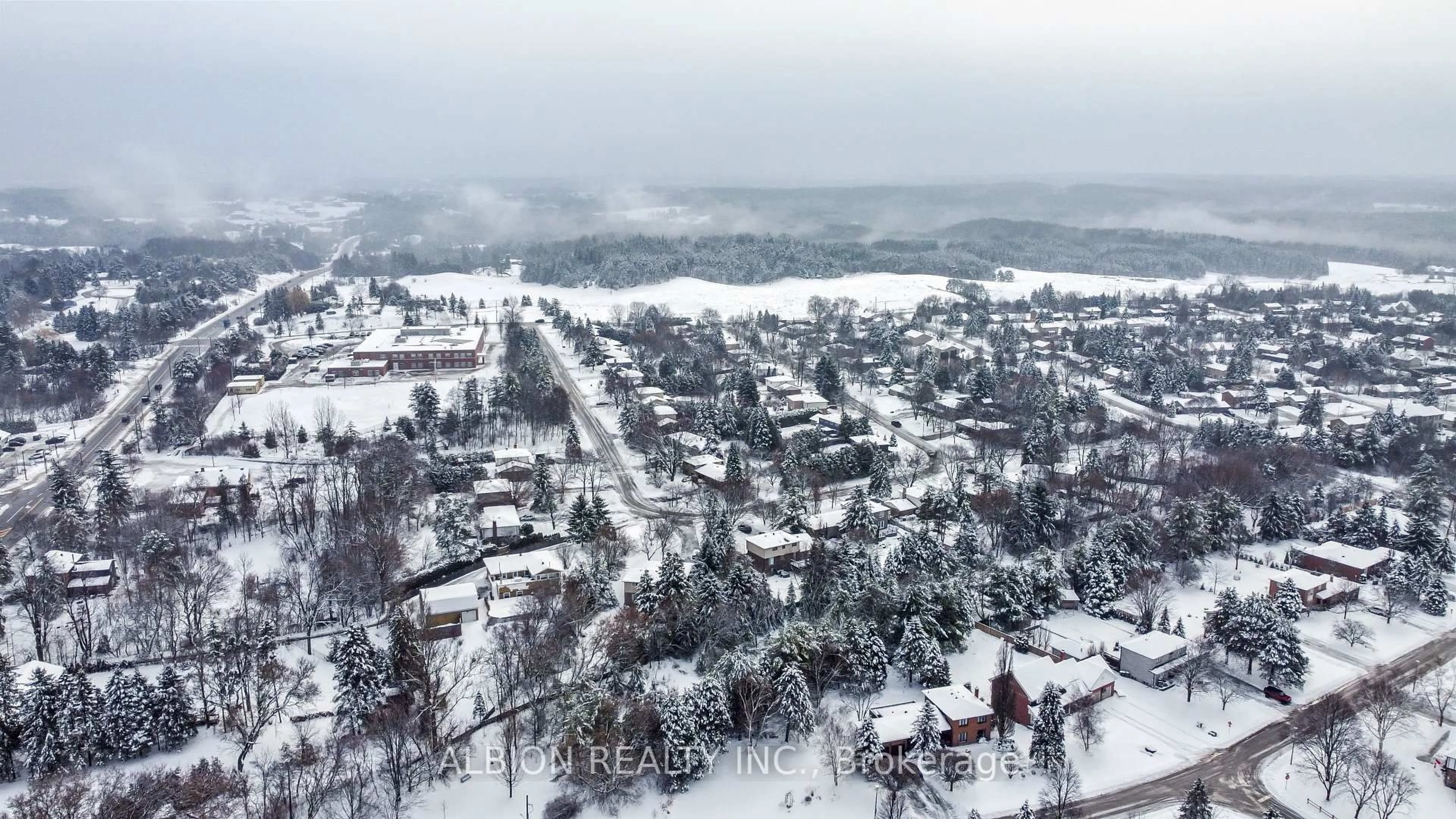 Blurry image for 39 Westview Cres, Caledon Ontario L7E 0E2