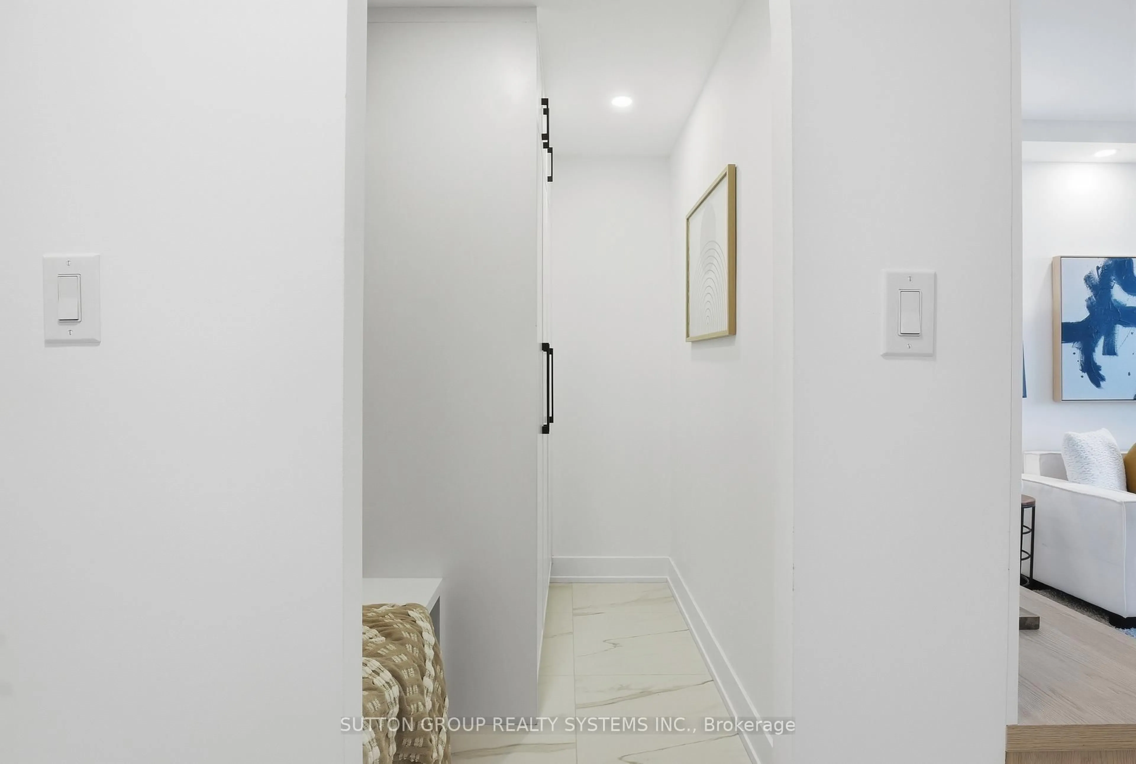 Indoor entryway for 60 Southport St #909, Toronto Ontario M6S 3N4