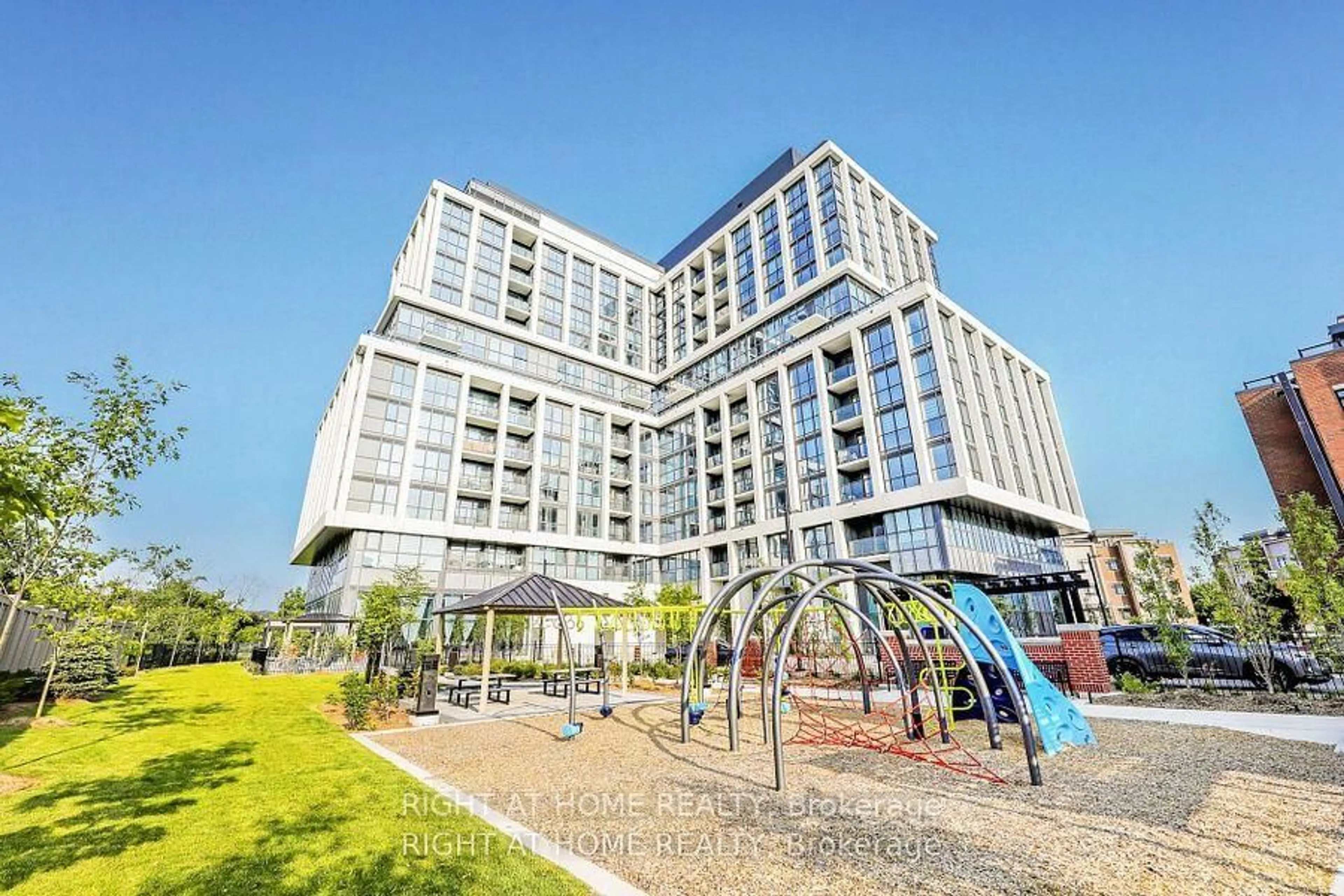 Unknown for 1063 DOUGLAS MCCURDY Common #213, Mississauga Ontario L5G 0C5