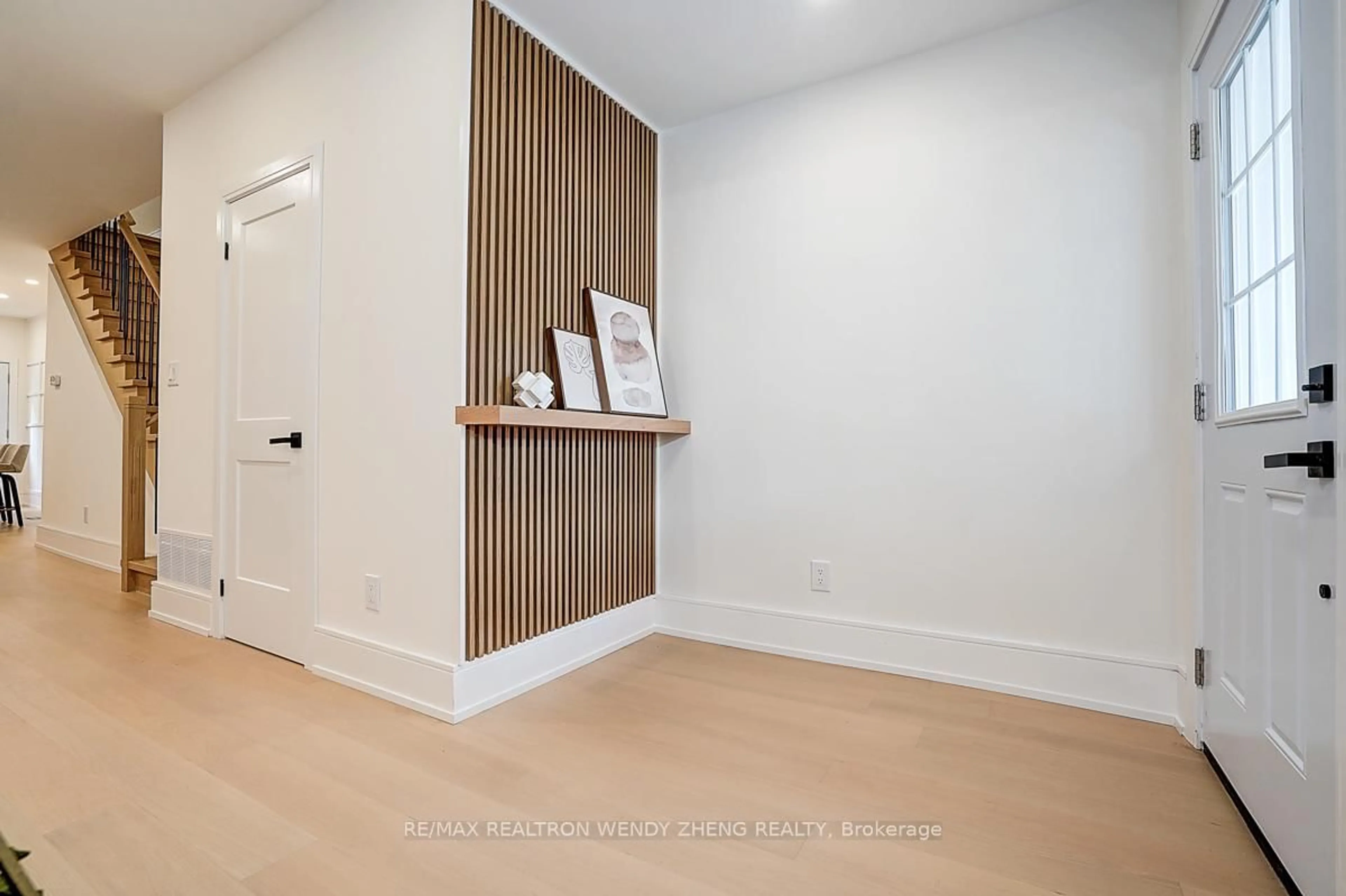 Unknown for 2179 Dundas St, Toronto Ontario M6R 1X5