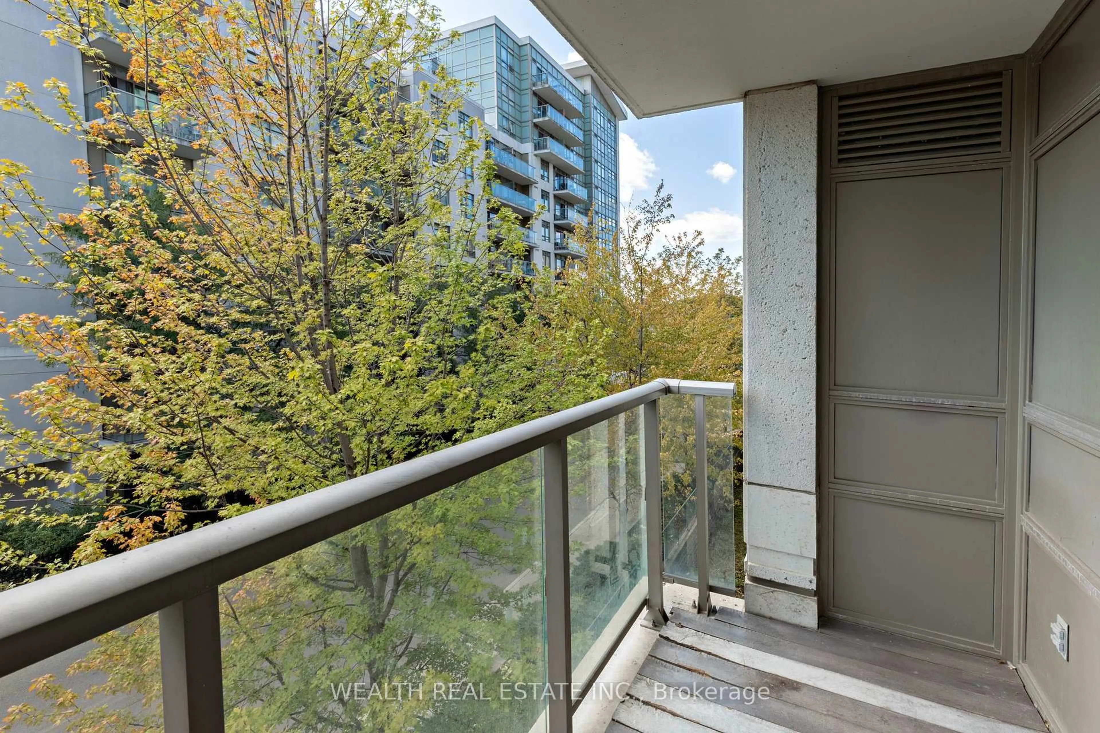 Balcony in the apartment, city buildings view from balcony for 816 Lansdowne Ave #310, Toronto Ontario M6H 4K6