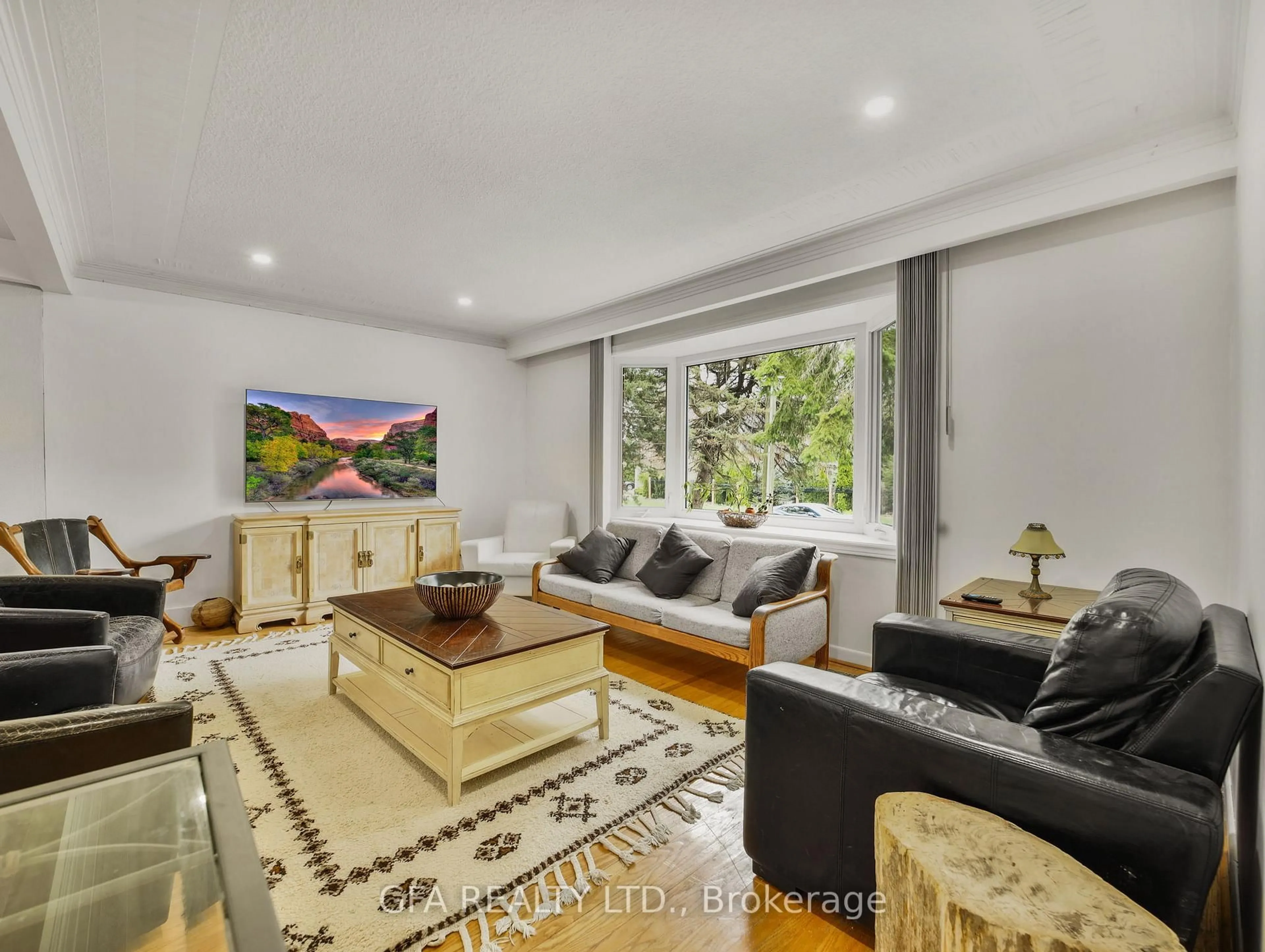 Living room with furniture, unknown for 1169 Cynthia Lane, Oakville Ontario L6J 2W2