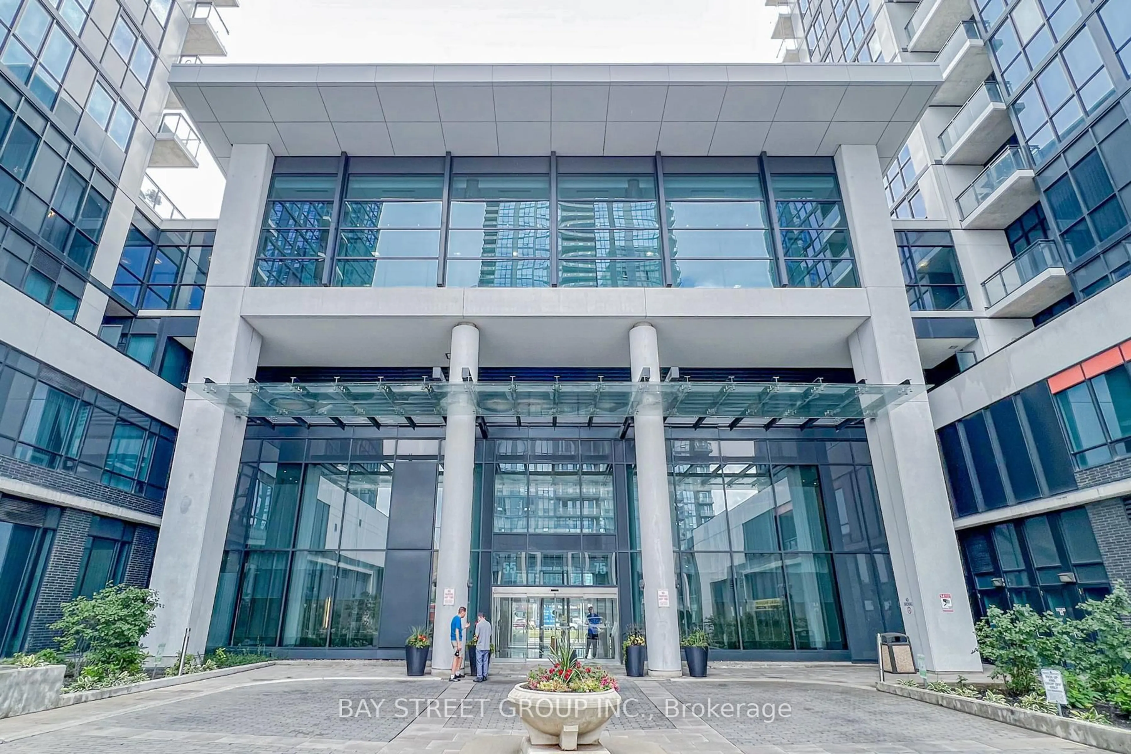 Indoor foyer for 75 Eglinton Ave #2801, Mississauga Ontario L5R 0E5
