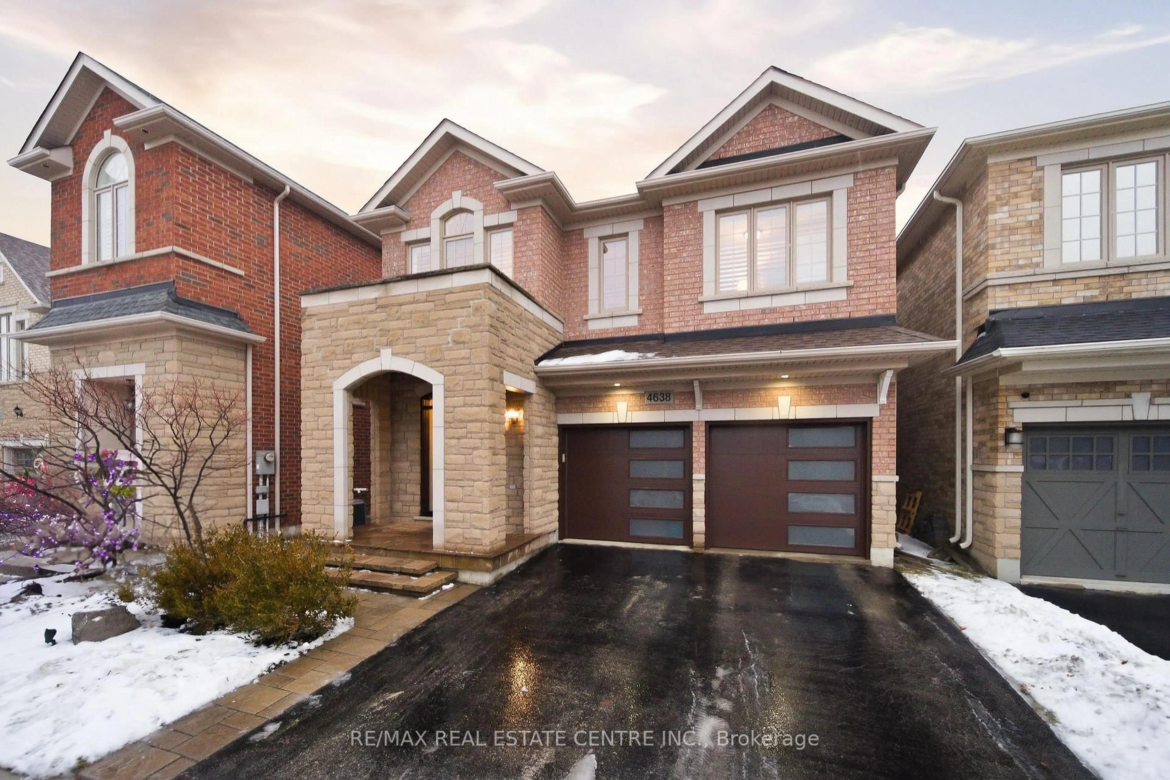 Home with brick exterior material, street for 4638 Kearse St, Burlington Ontario L7M 0K7