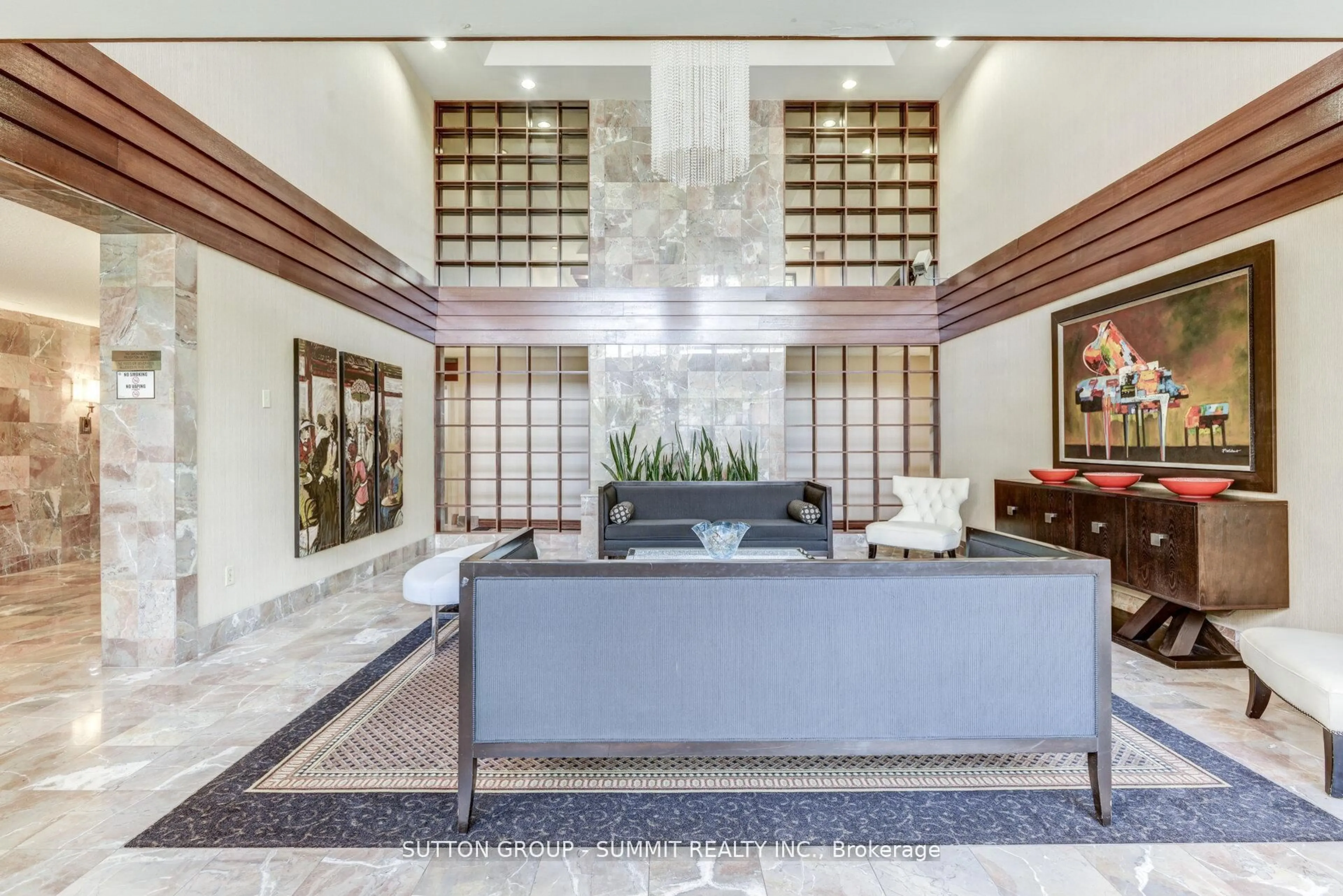 Lobby for 100 County Court Blvd #1005, Brampton Ontario L6W 3X1