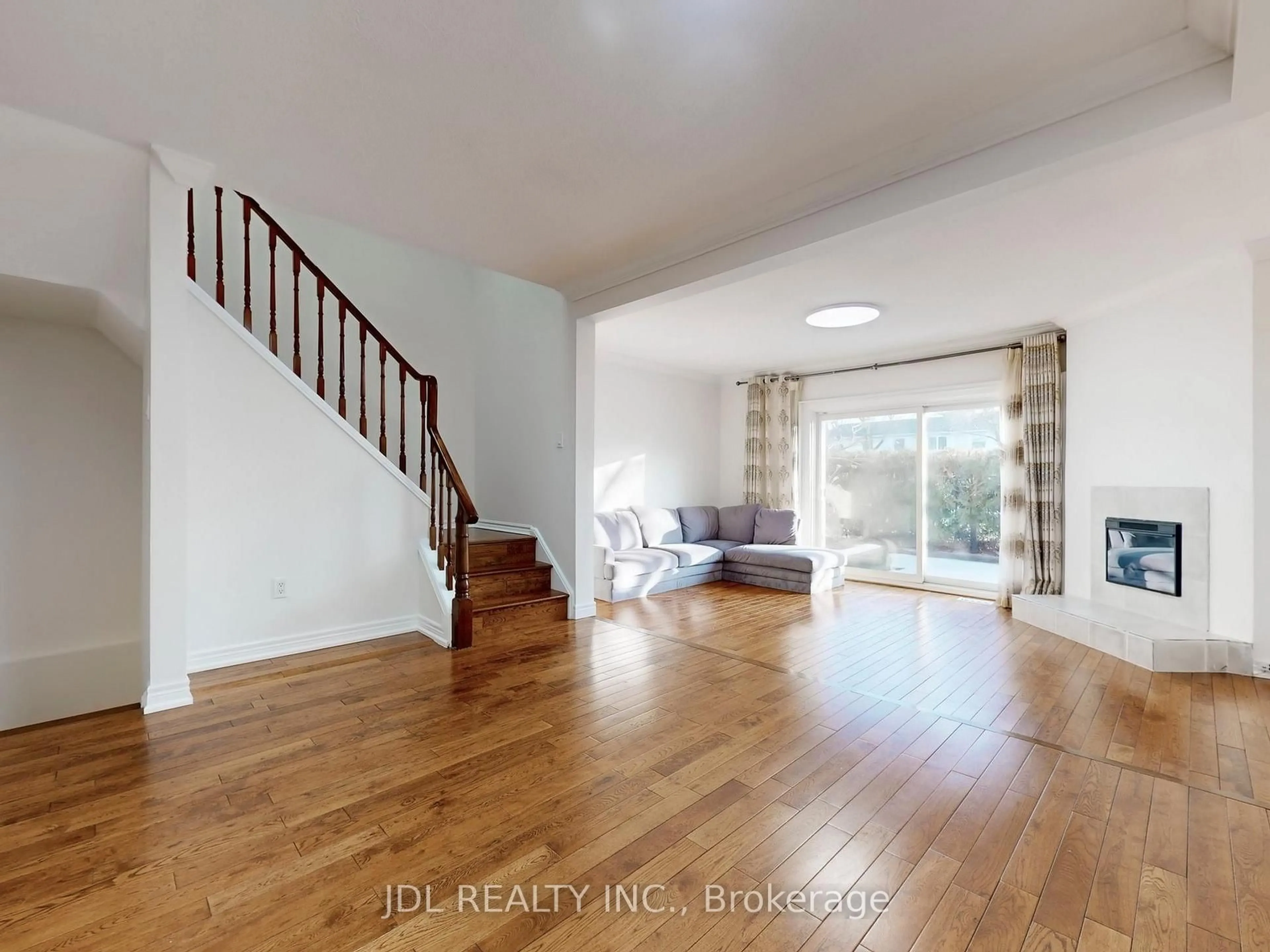 A pic of a room for 2205 South Millway #112, Mississauga Ontario L5L 3T2