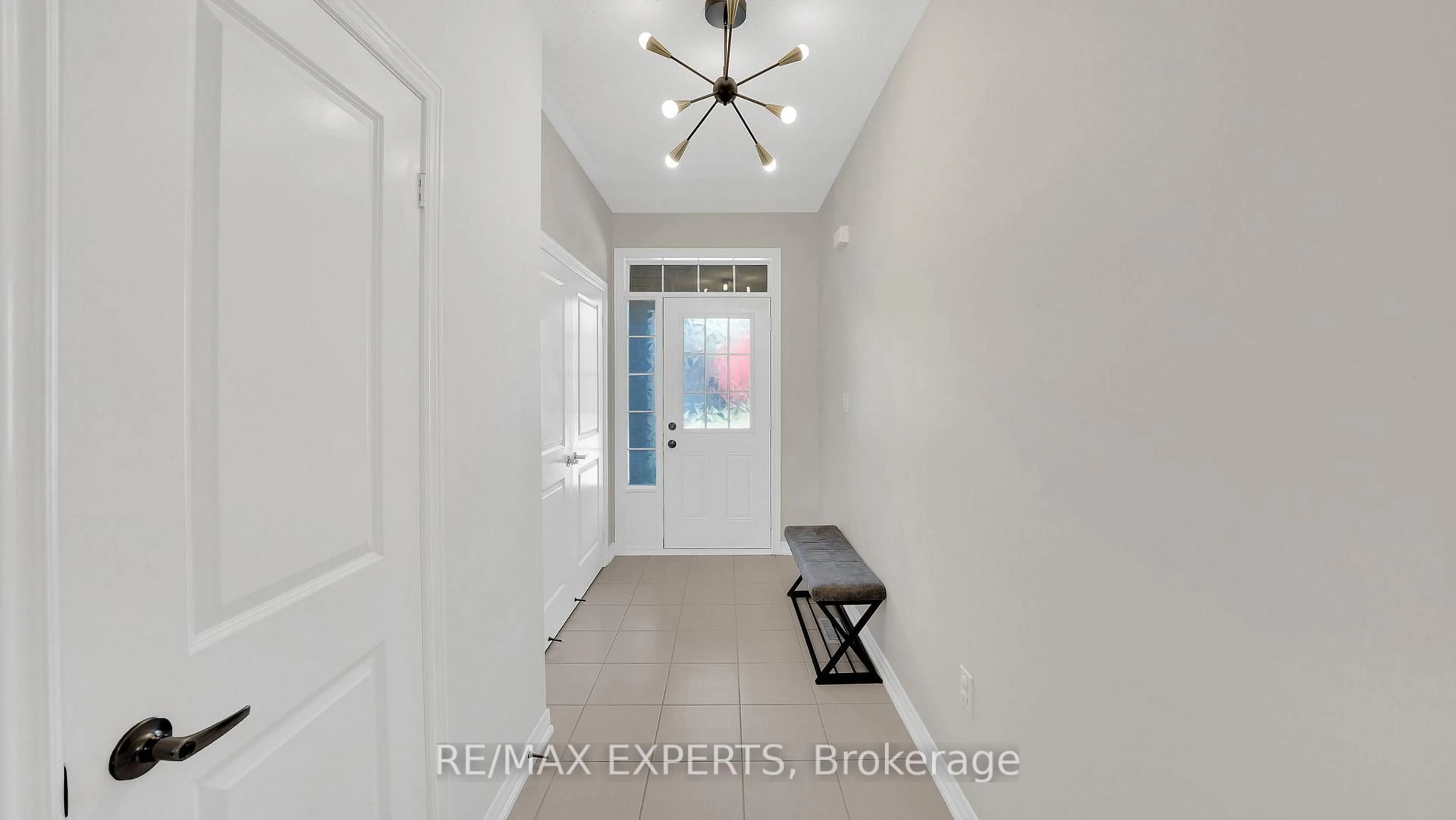 Indoor entryway for 55 Morra Ave, Caledon Ontario L7E 4K7