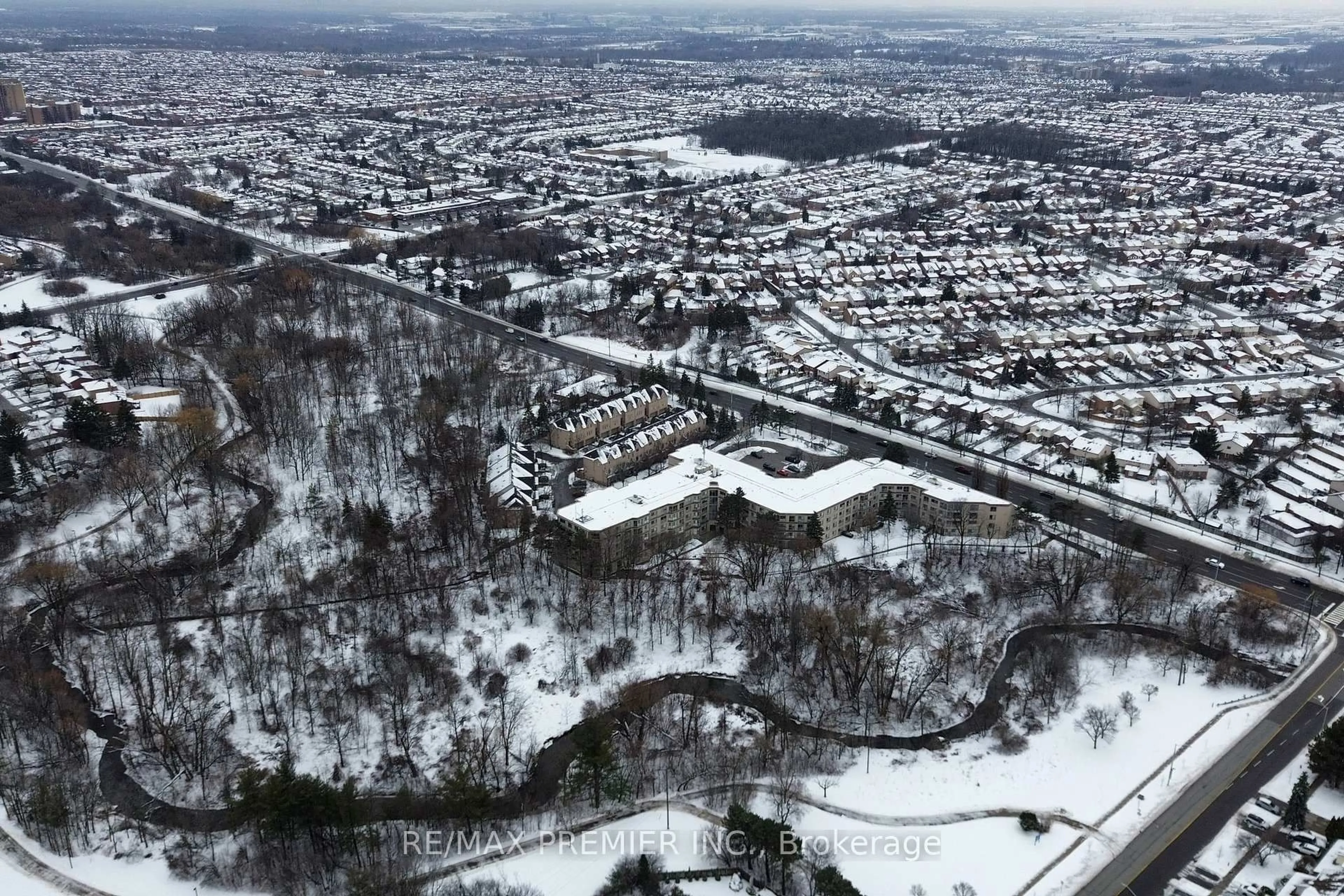 A pic from outside/outdoor area/front of a property/back of a property/a pic from drone, mountain view for 8351 Mclaughlin Rd #127, Brampton Ontario L6Y 4H8