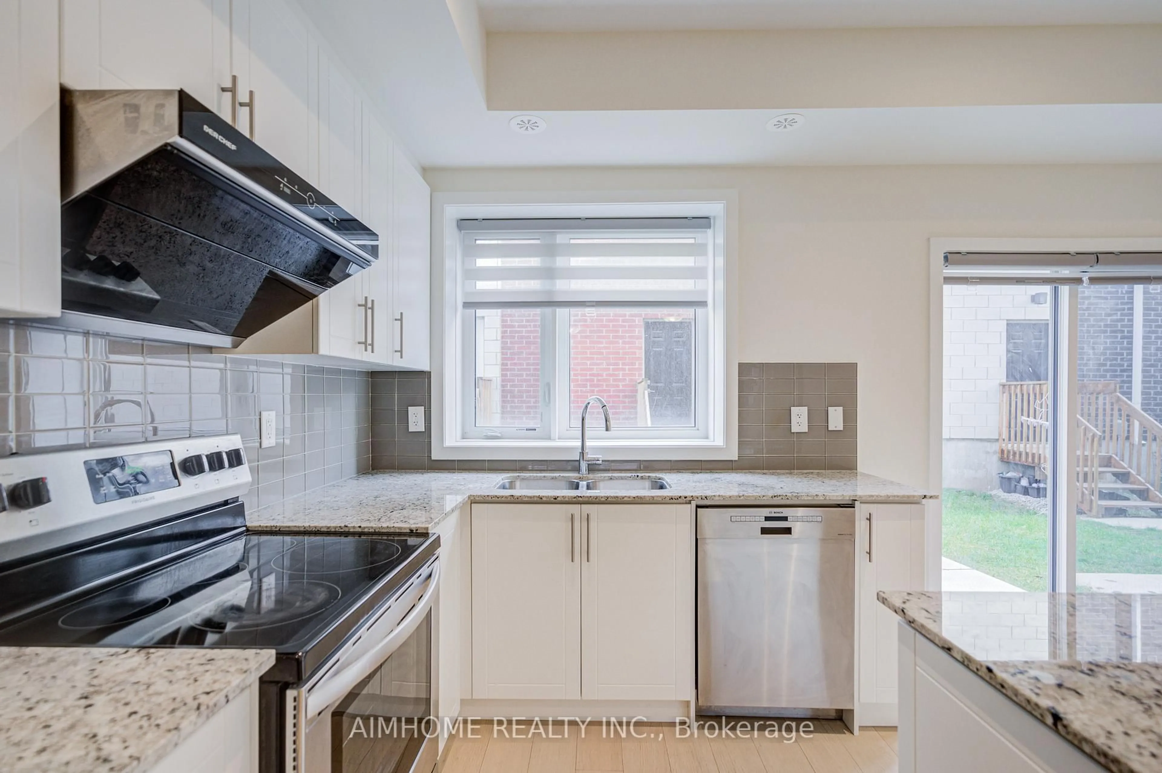Standard kitchen, ceramic/tile floor for 135 Frederick Tisdale Dr, Toronto Ontario M3K 0C6