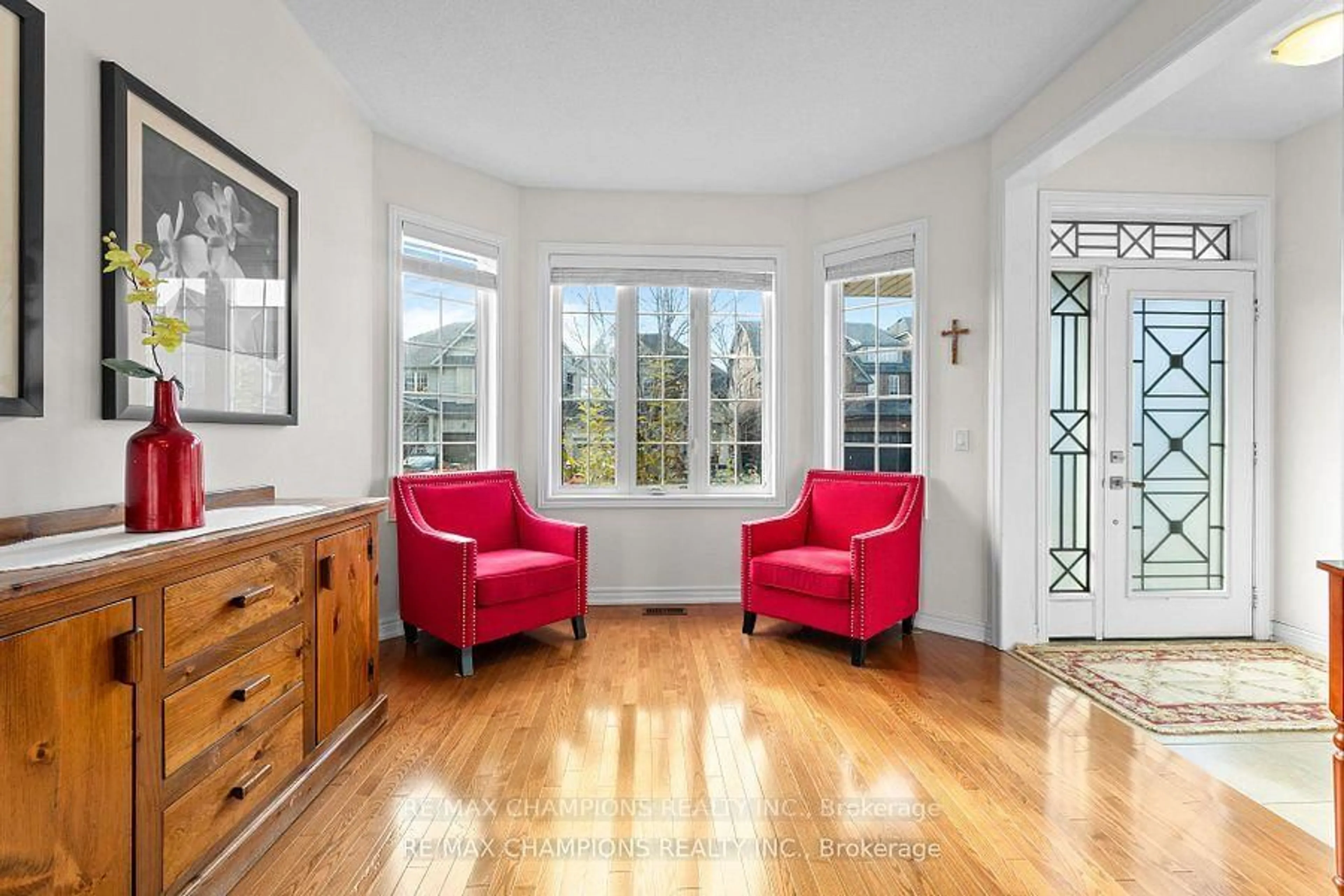 Living room with furniture, unknown for 3 Arcadia Rd, Caledon Ontario L7C 3V6
