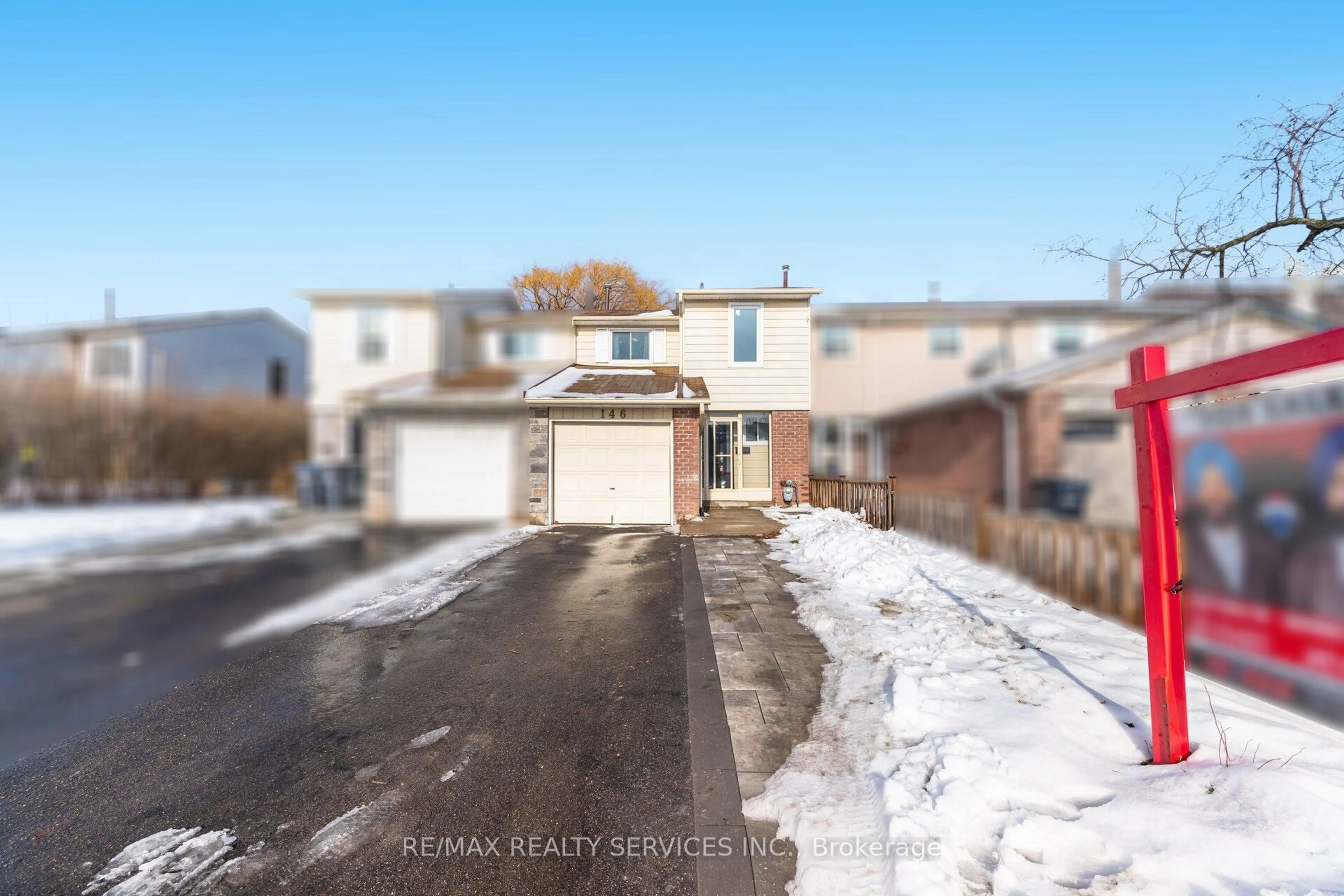 A pic from outside/outdoor area/front of a property/back of a property/a pic from drone, street for 146 Royal Salisbury Way, Brampton Ontario L6V 3J8
