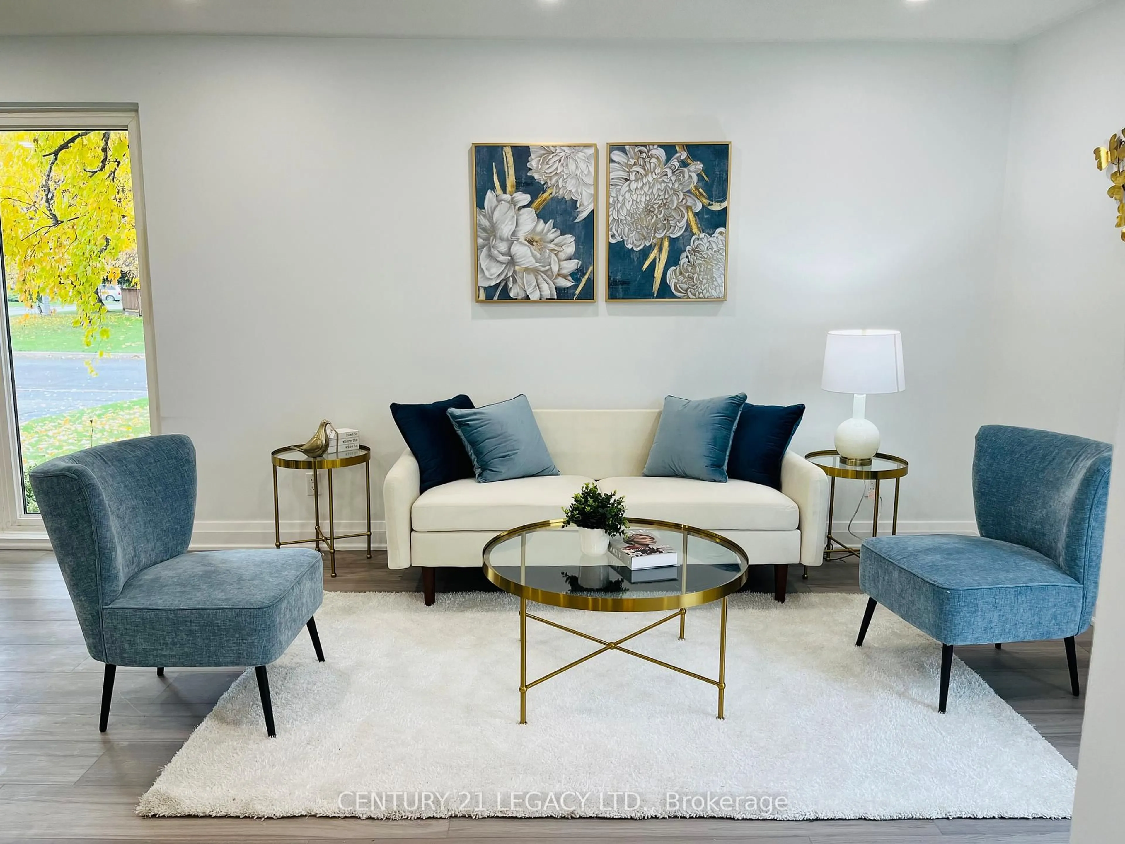 Living room with furniture, unknown for 26 Epsom Downs Dr, Brampton Ontario L6T 1Y8