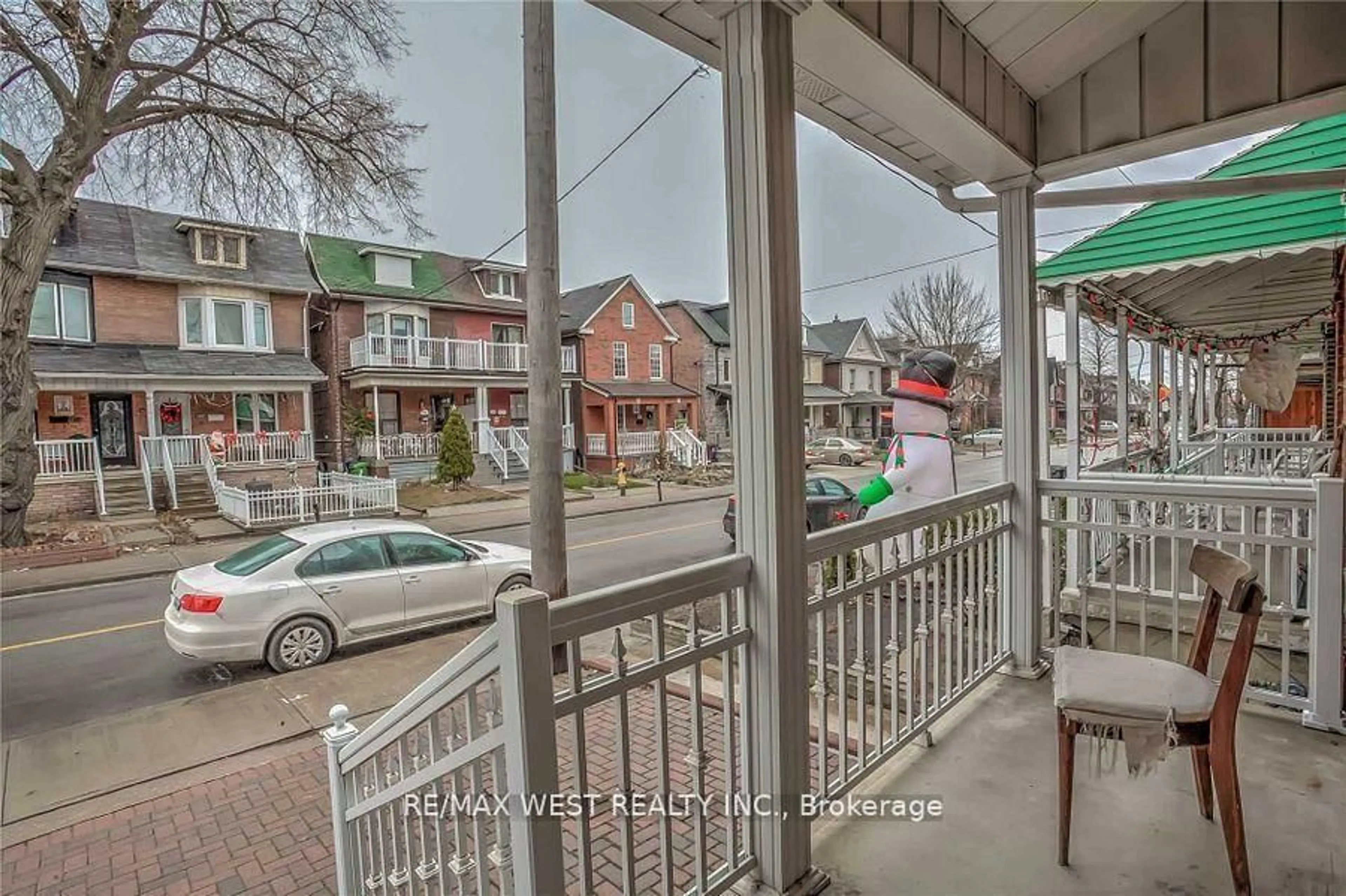 Patio, street for 472 Symington Ave, Toronto Ontario M6N 2W5