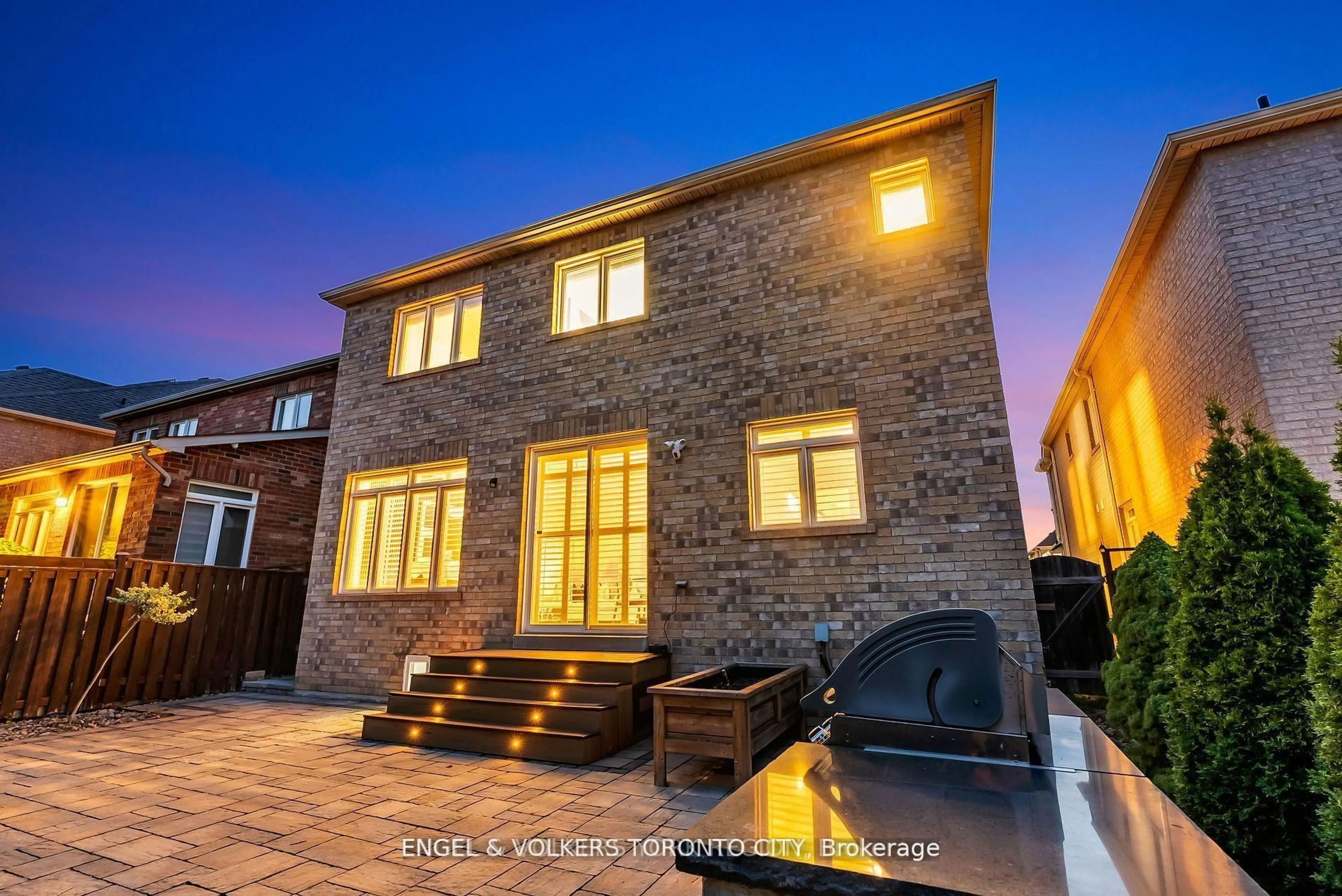 Home with brick exterior material, street for 3236 Tacc Dr, Mississauga Ontario L5M 0H3