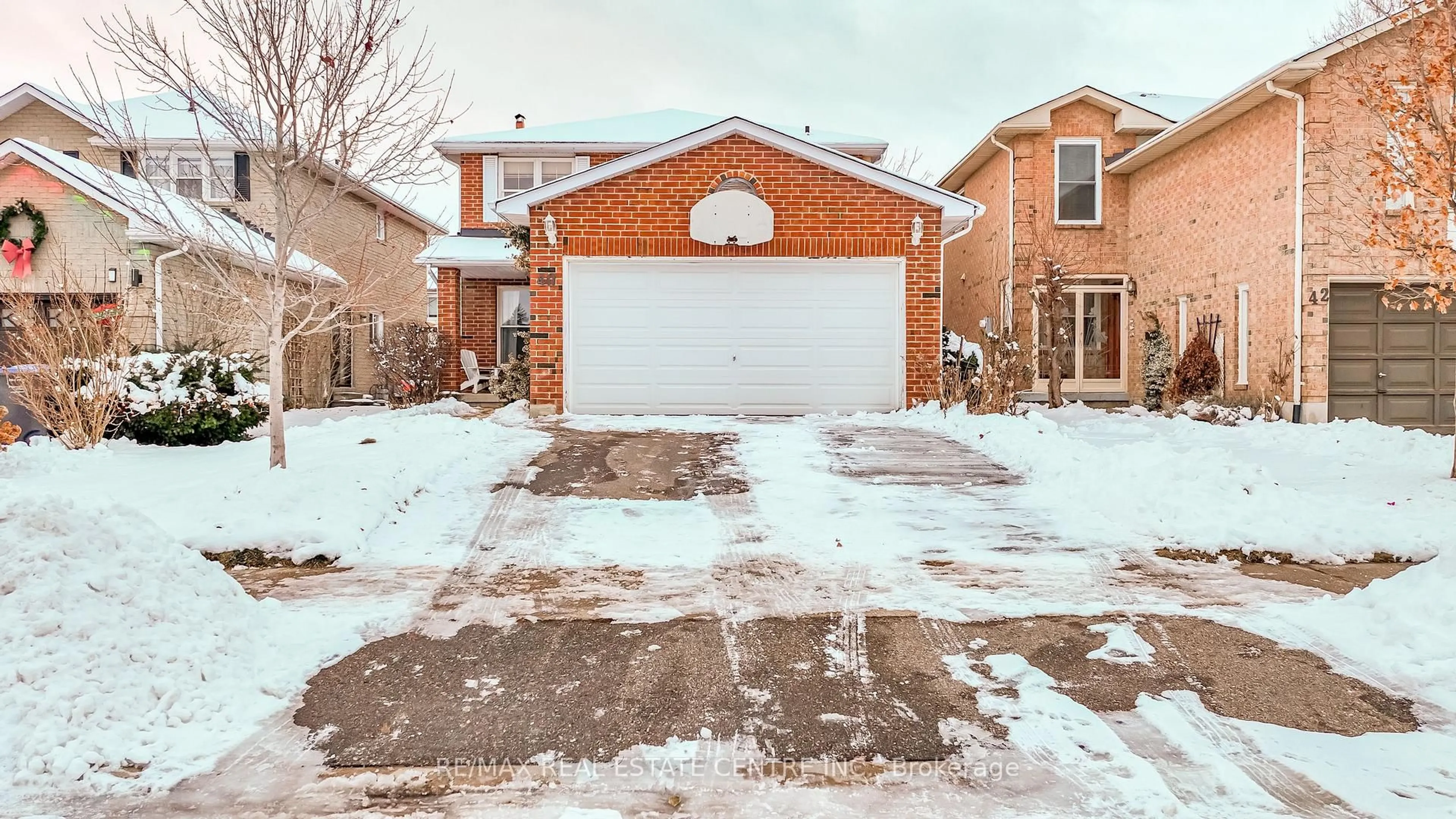 Home with brick exterior material, street for 40 Cranmore Crt, Brampton Ontario L6Z 2Z8