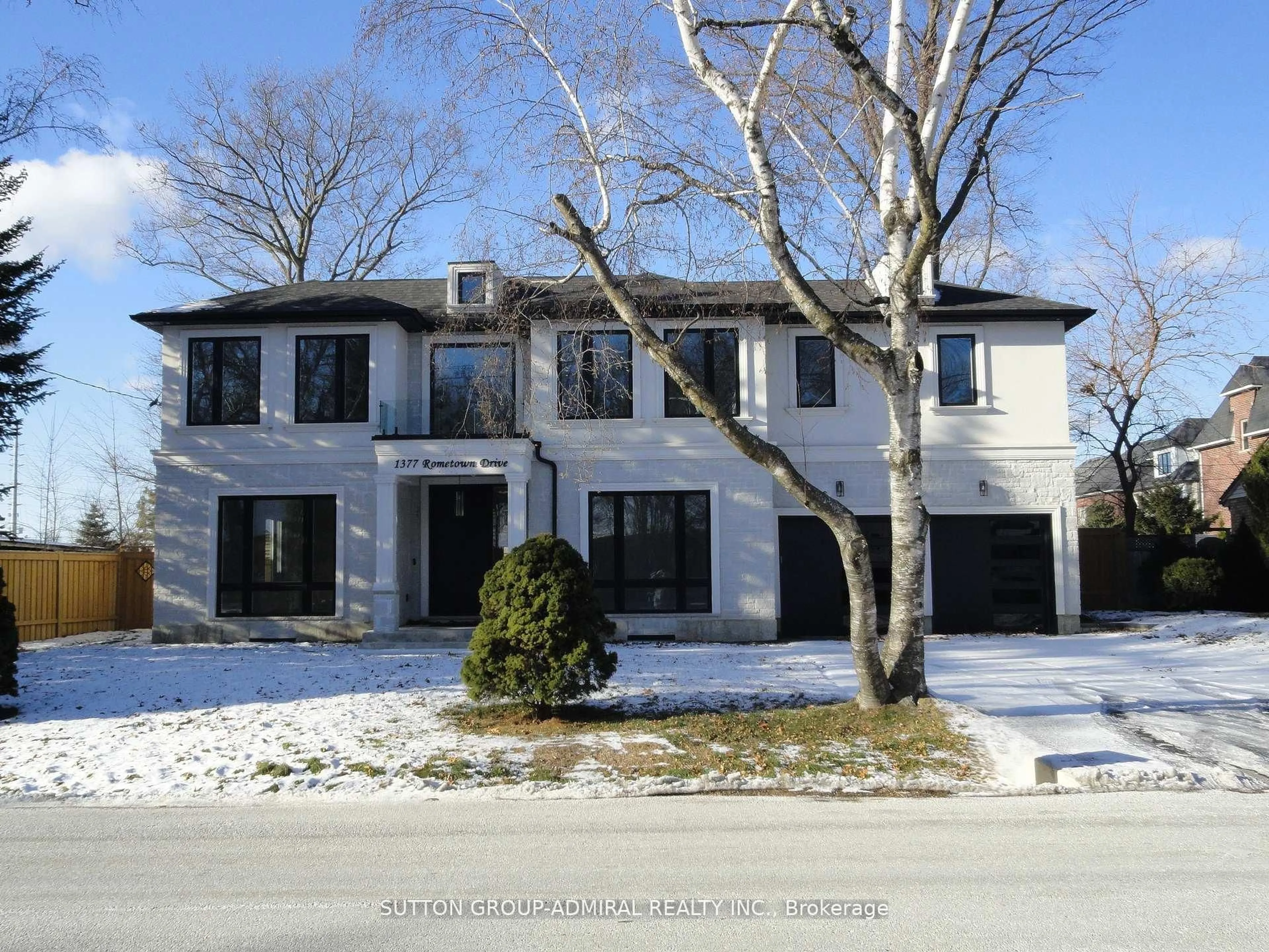 Home with brick exterior material, street for 1377 Rometown Dr, Mississauga Ontario L5E 2T5