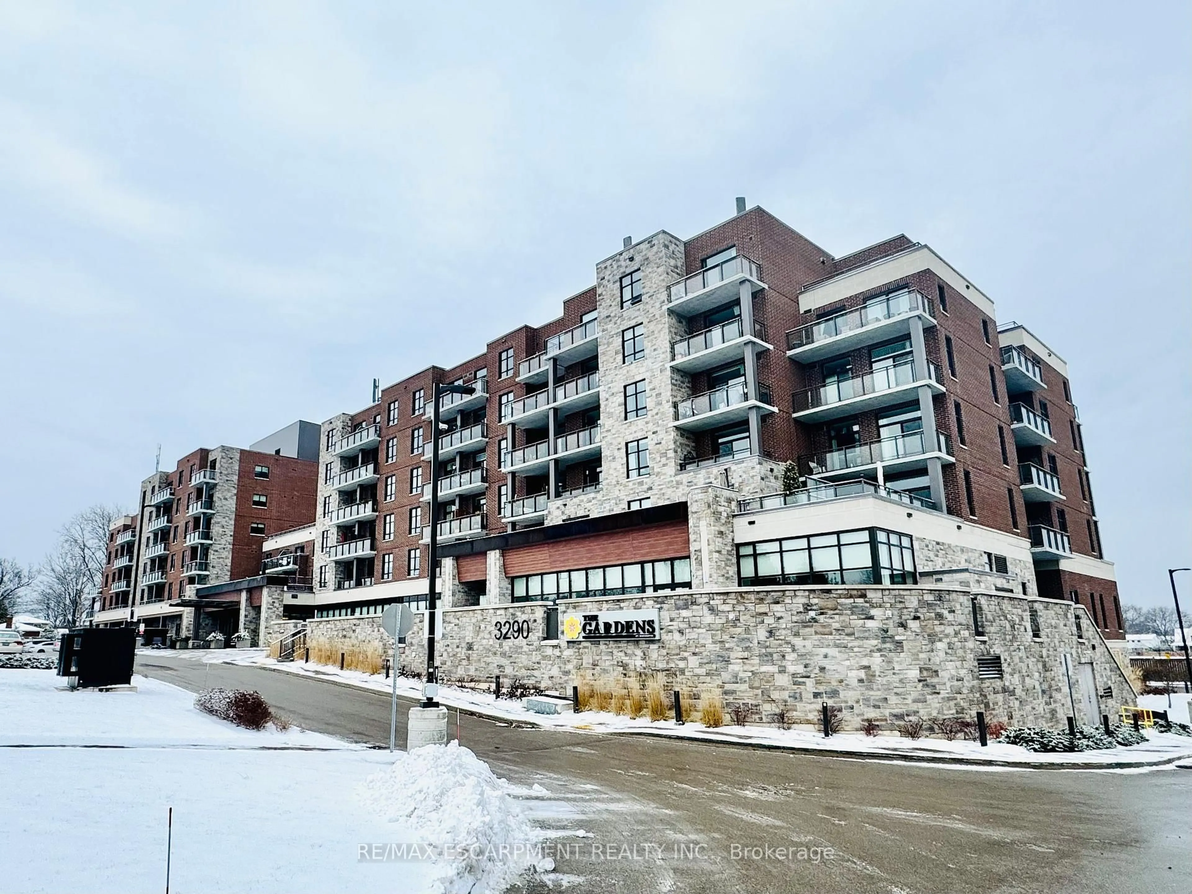 Unknown for 3290 New St #309, Burlington Ontario L7N 1M8