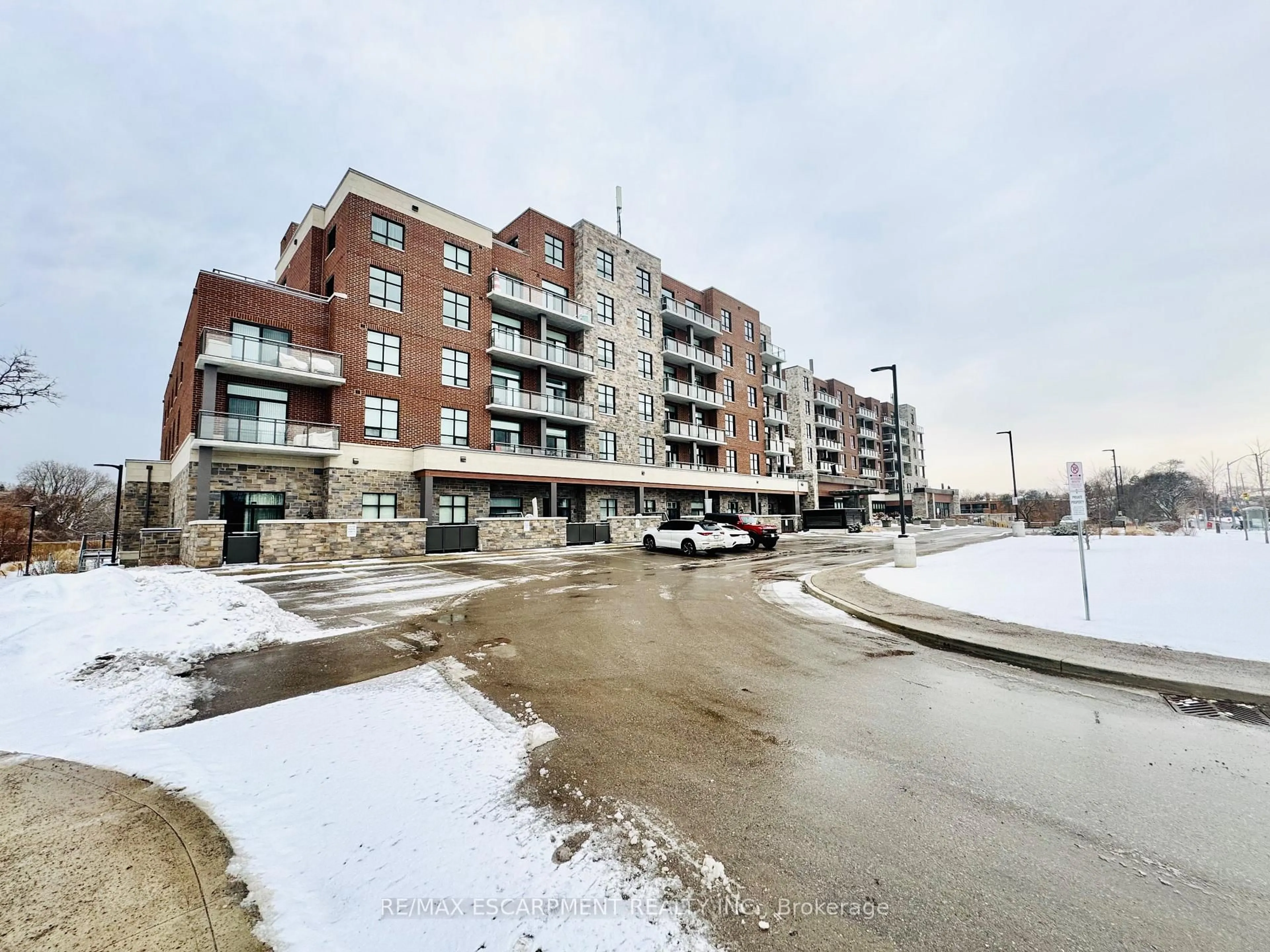 Unknown for 3290 New St #309, Burlington Ontario L7N 1M8