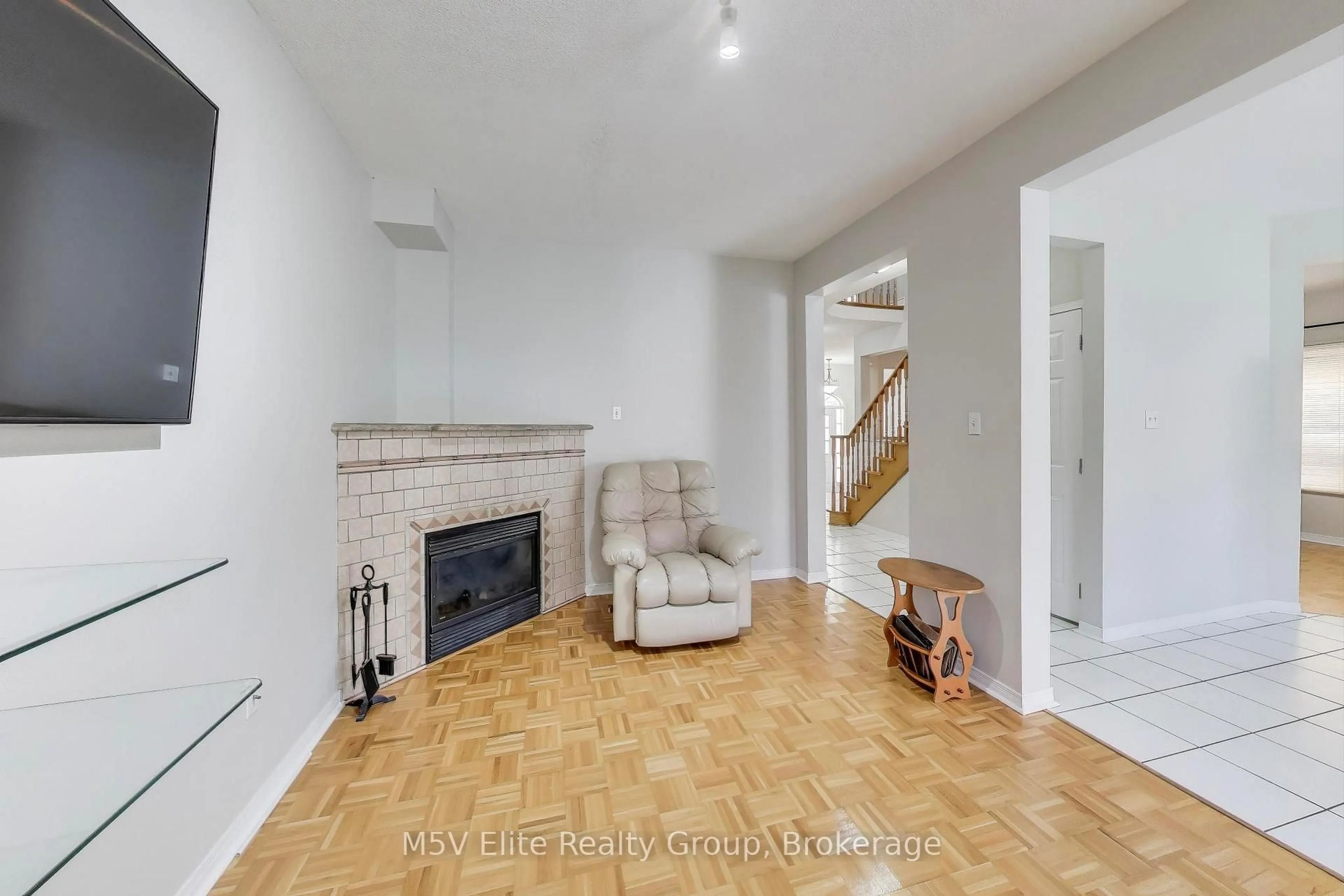 Living room with furniture, unknown for 283 Van Kirk Dr, Brampton Ontario L7A 1M3