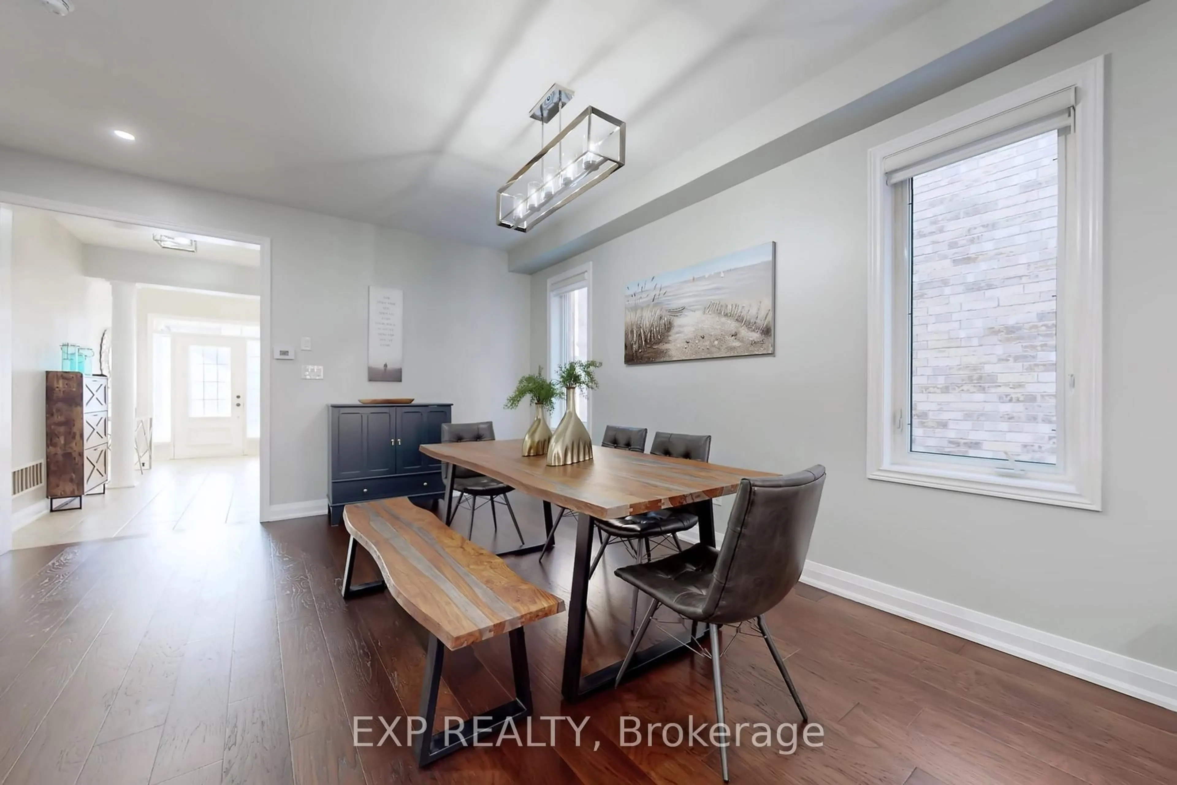 Dining room, wood/laminate floor for 319 Giddings Cres, Milton Ontario L9T 7A9