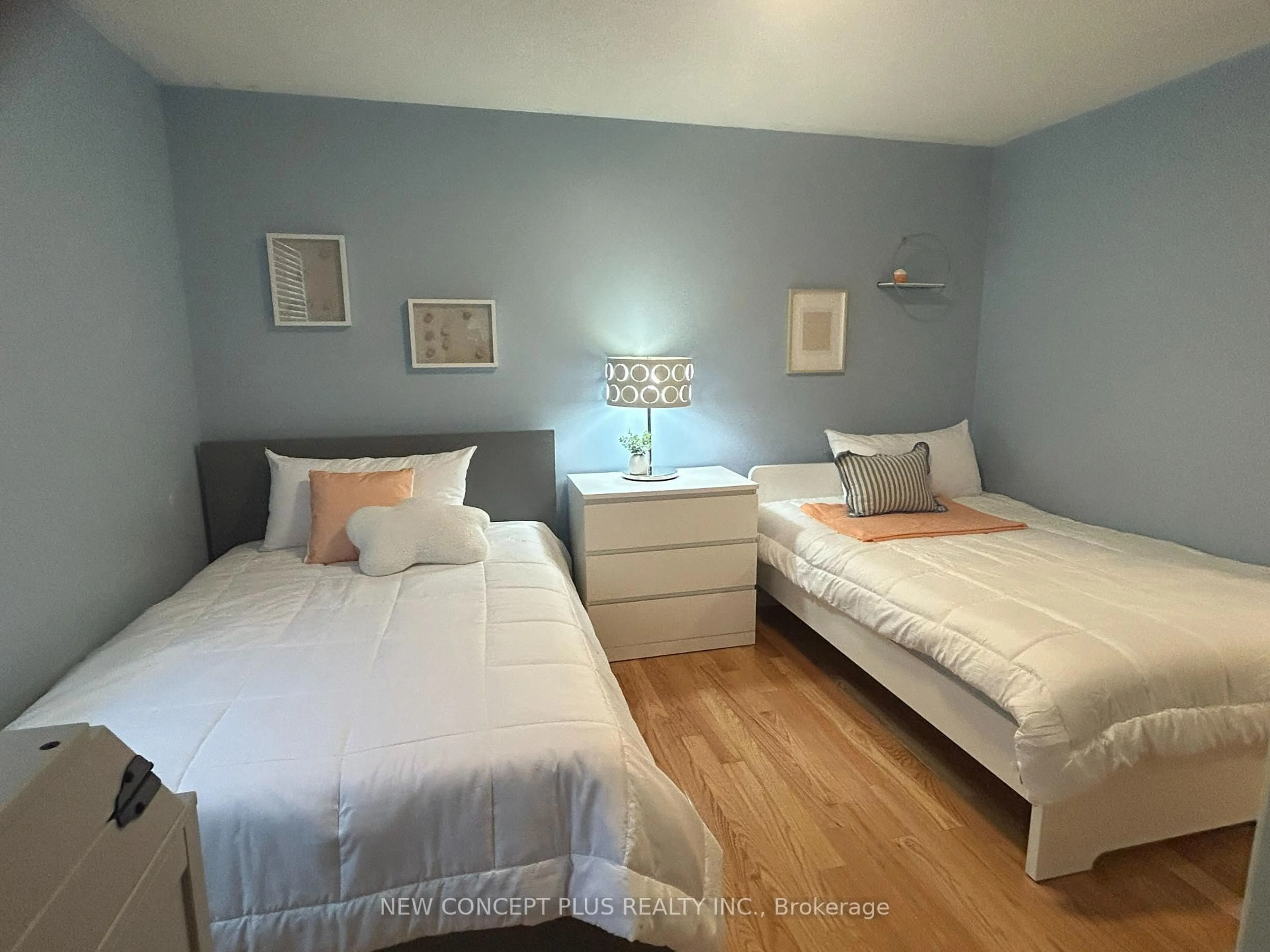 A pic of a room for 2375 Proudfoot Tr, Oakville Ontario L6M 4X9