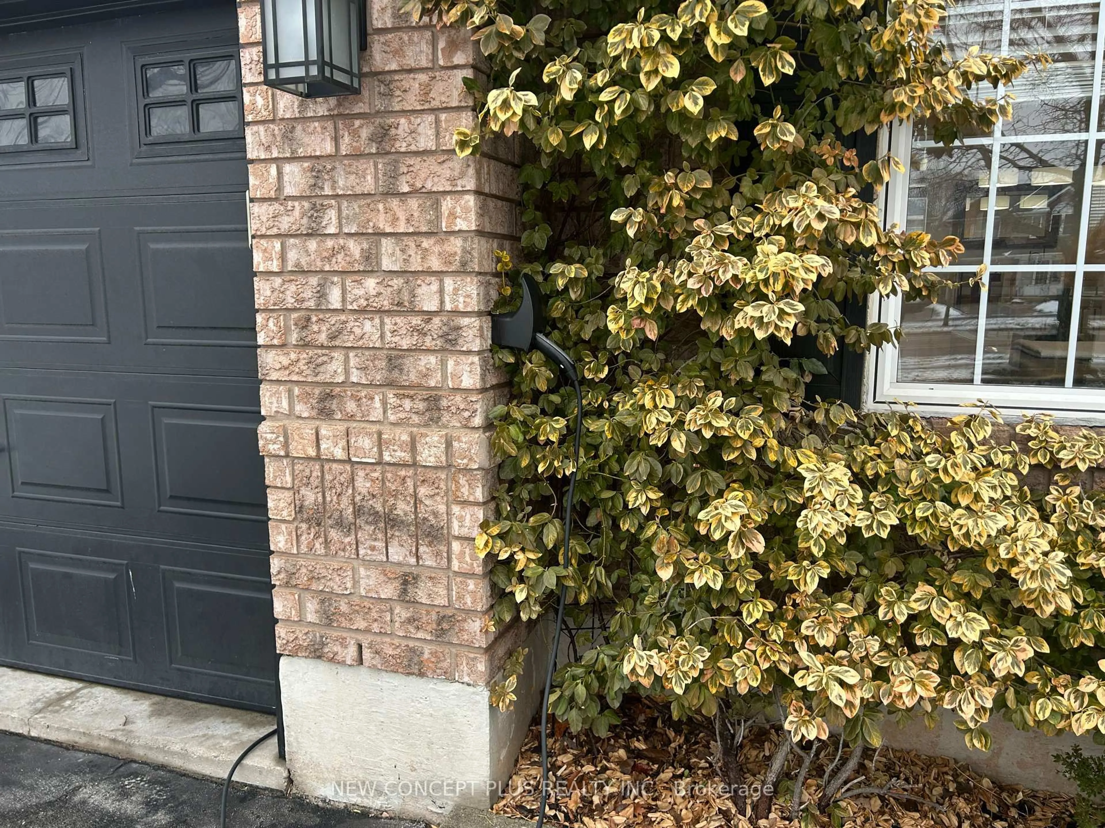 Unknown for 2375 Proudfoot Tr, Oakville Ontario L6M 4X9